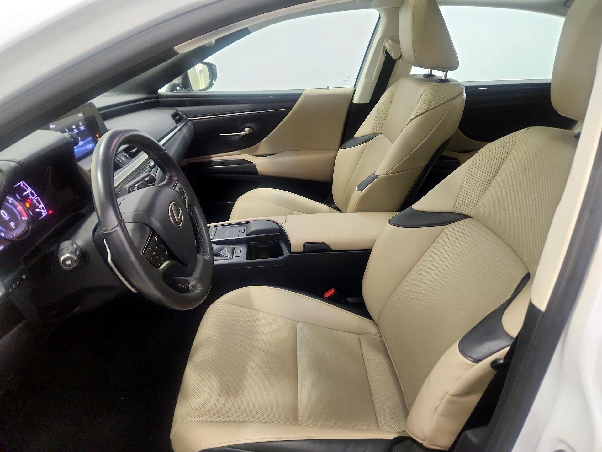 Thumbnail: 2019 Lexus ES - 11