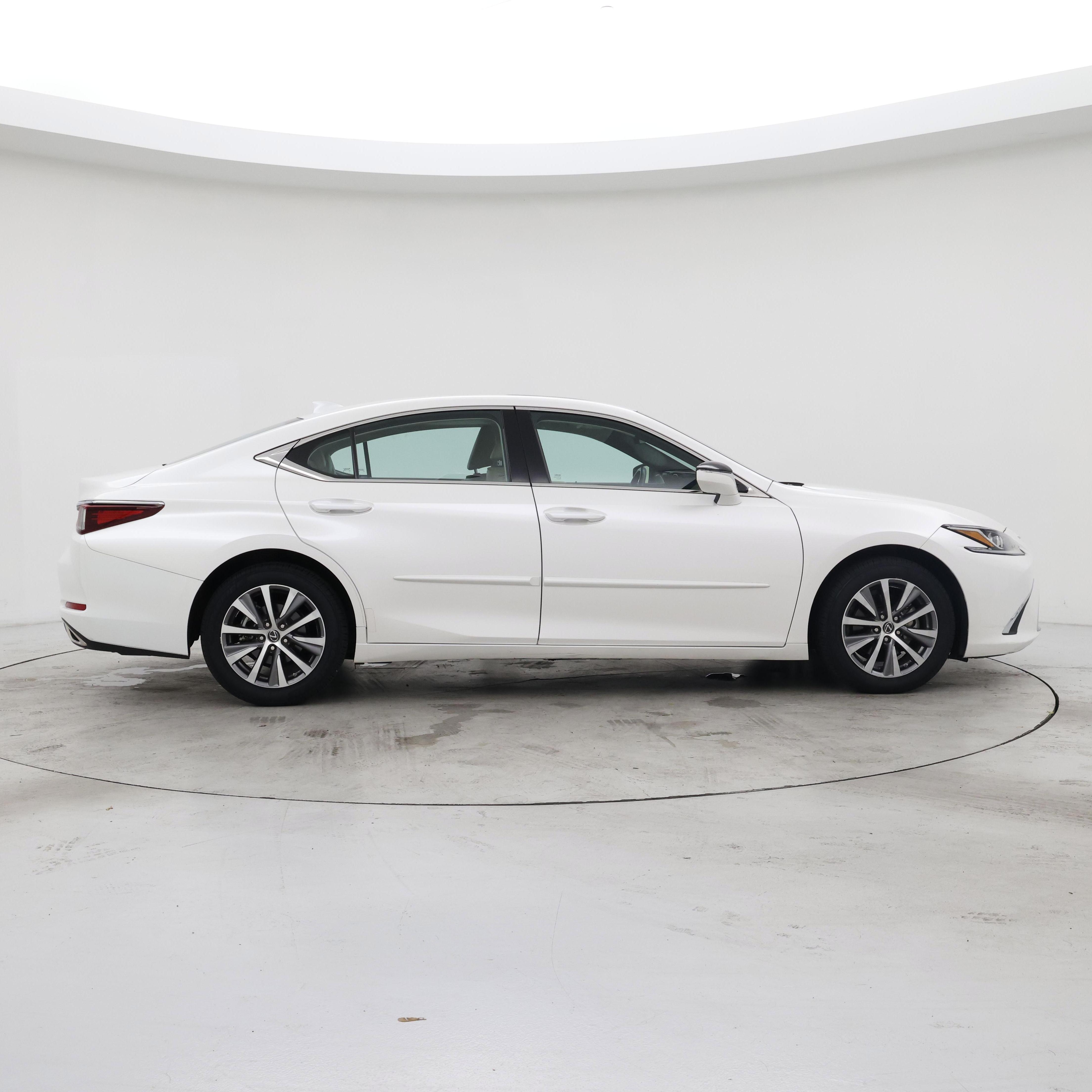 Thumbnail: 2019 Lexus ES - 7