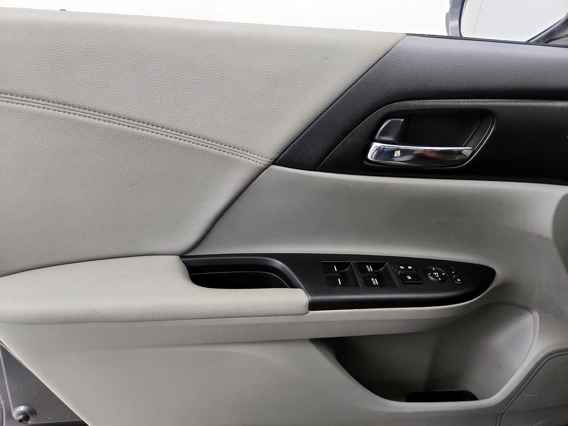 Thumbnail: 2013 Honda Accord - 12