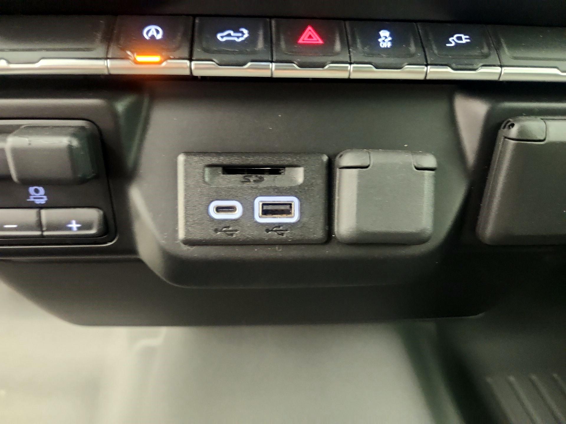 Thumbnail: 2020 Chevrolet Silverado 1500 - 18