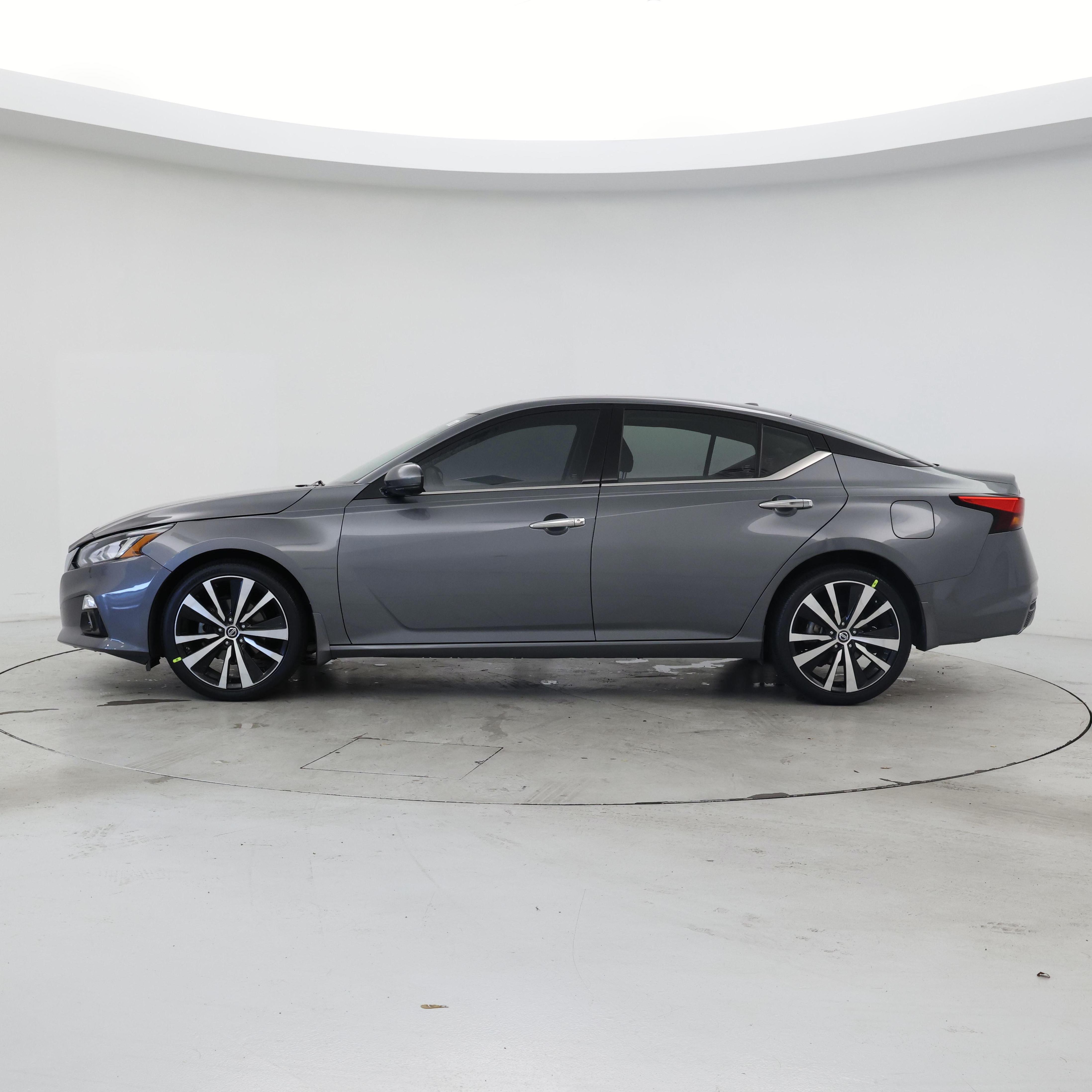 Thumbnail: 2020 Nissan Altima - 3