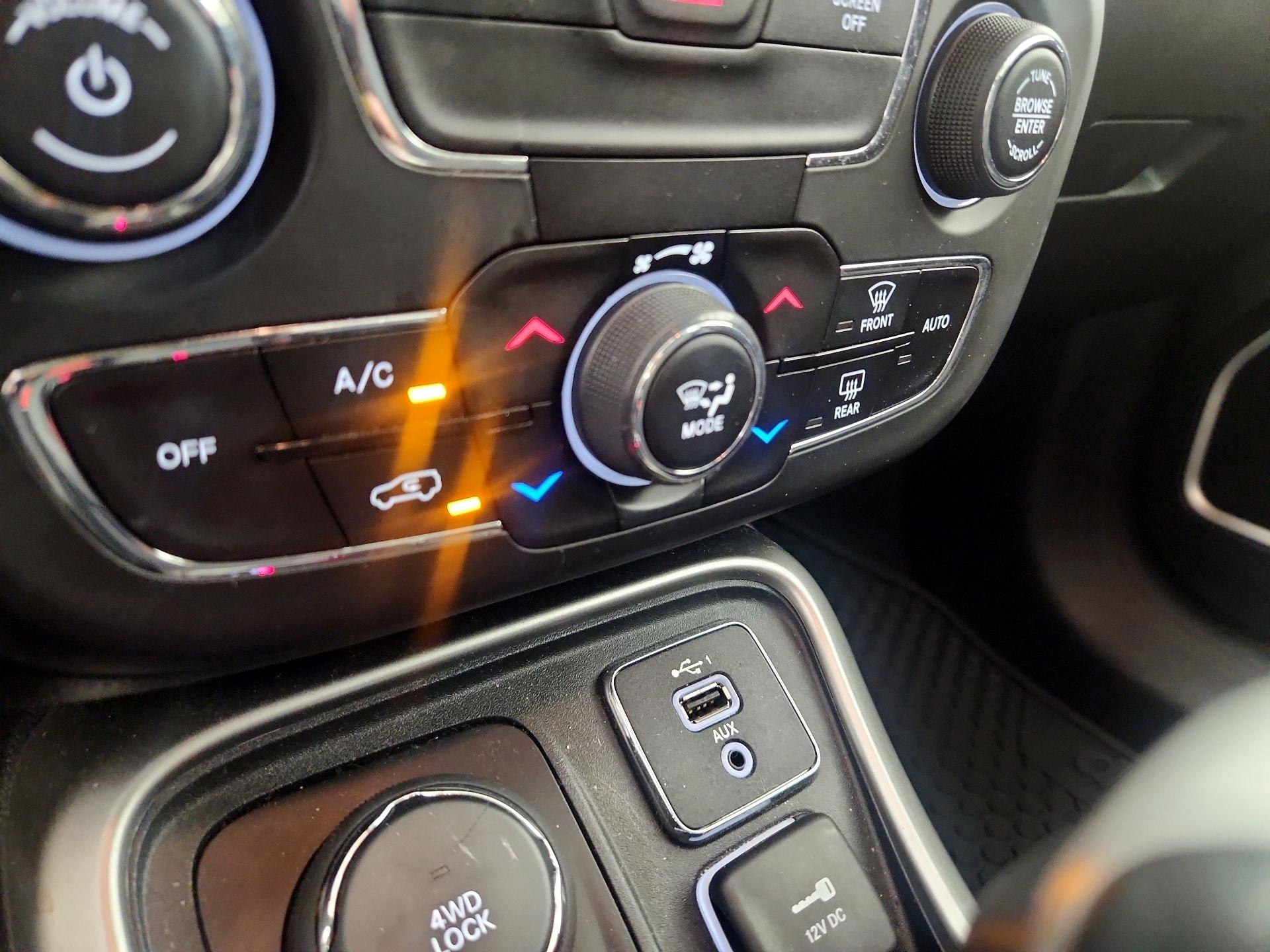 Thumbnail: 2019 Jeep Compass - 16