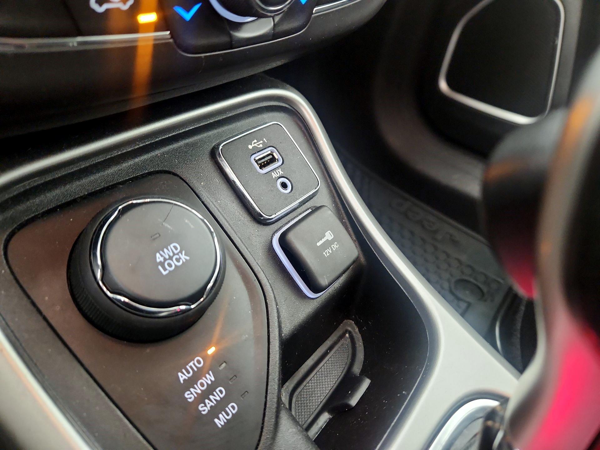 Thumbnail: 2019 Jeep Compass - 18