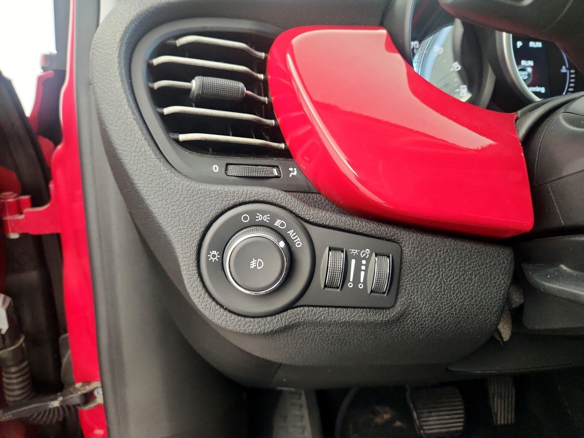 Thumbnail: 2018 Fiat 500X - 13