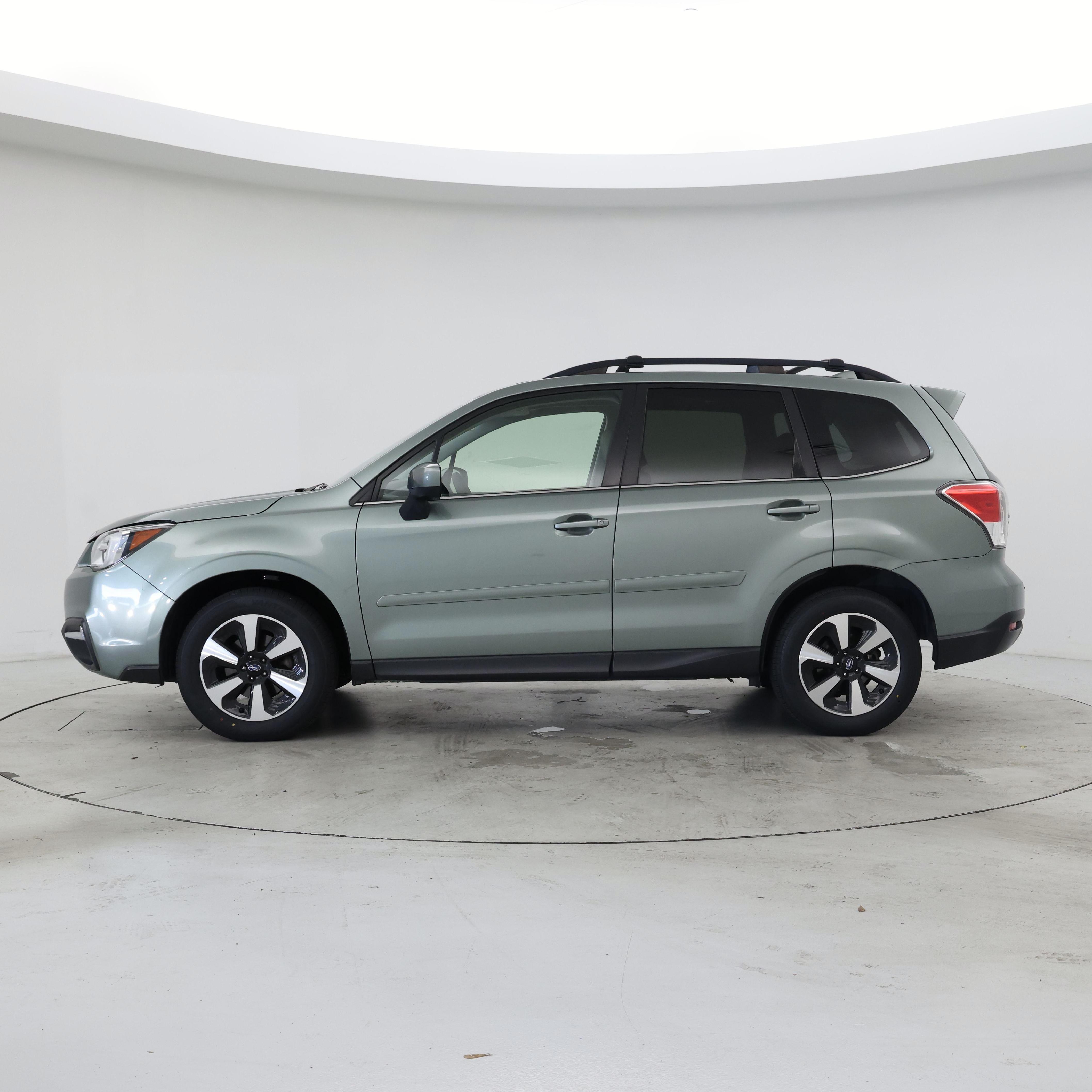 Thumbnail: 2017 Subaru Forester - 3