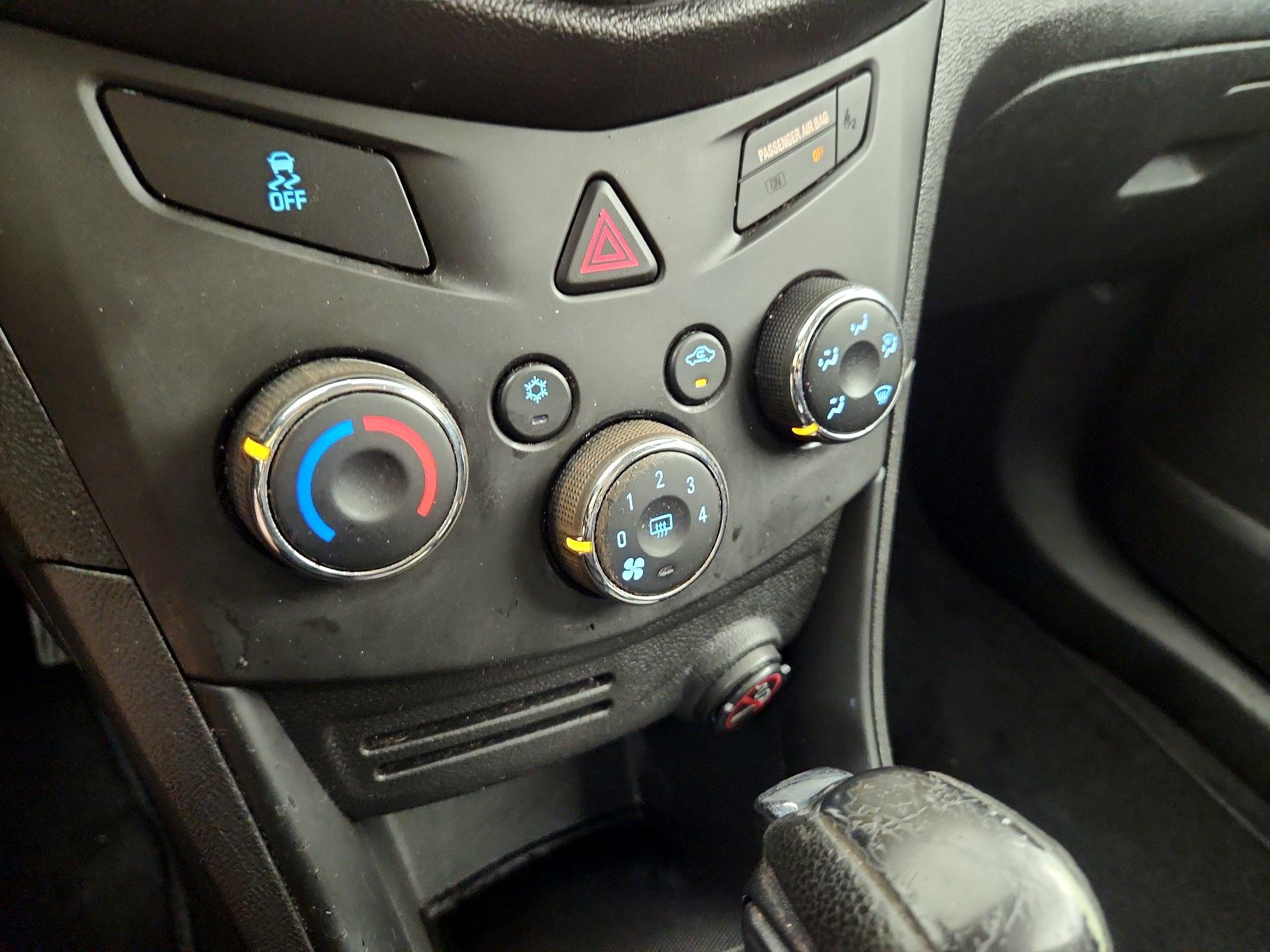 Thumbnail: 2016 Chevrolet Trax - 14