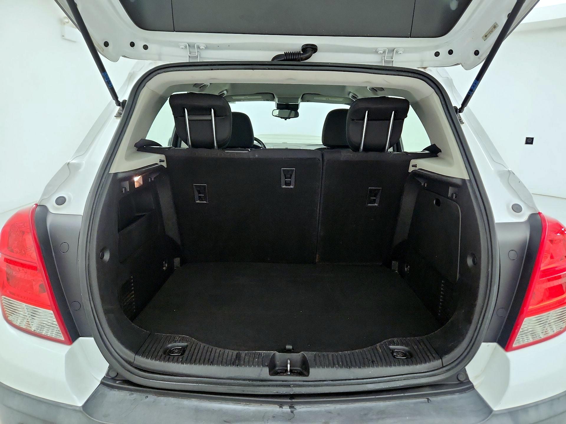 Thumbnail: 2016 Chevrolet Trax - 17