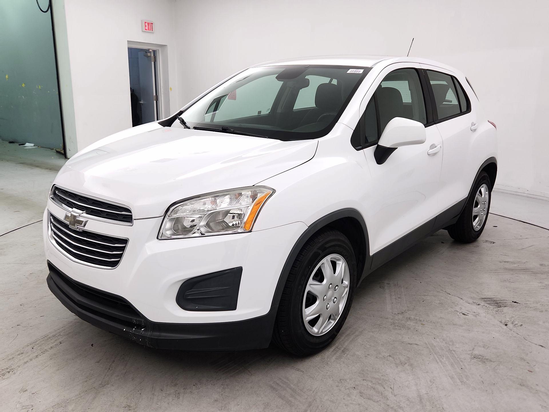 Thumbnail: 2016 Chevrolet Trax - 3