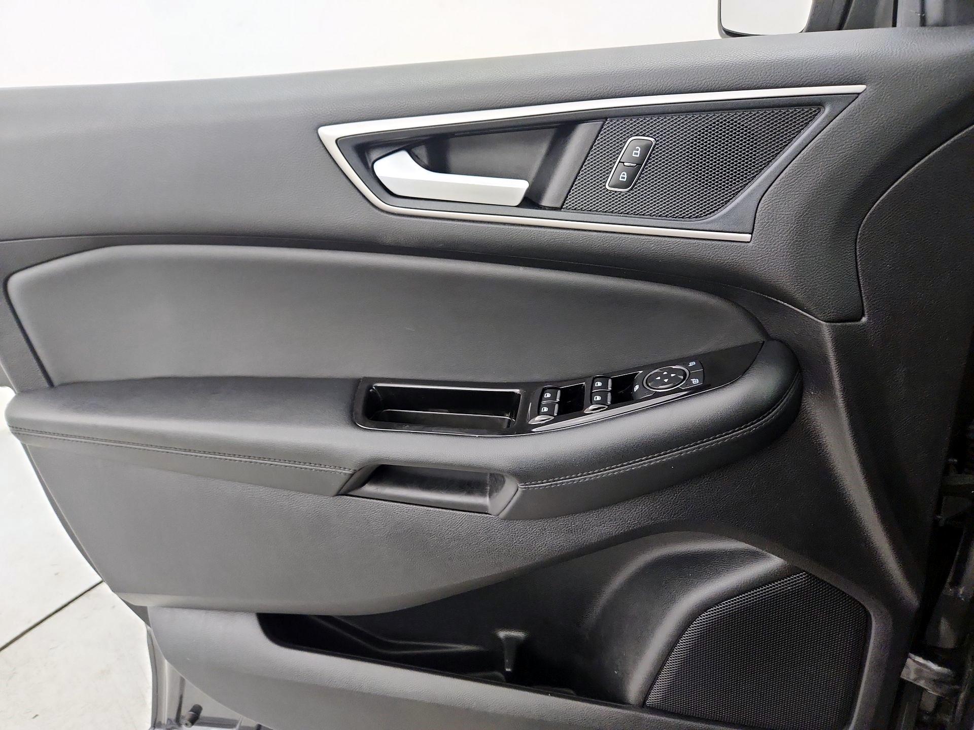 Thumbnail: 2020 Ford Edge - 12
