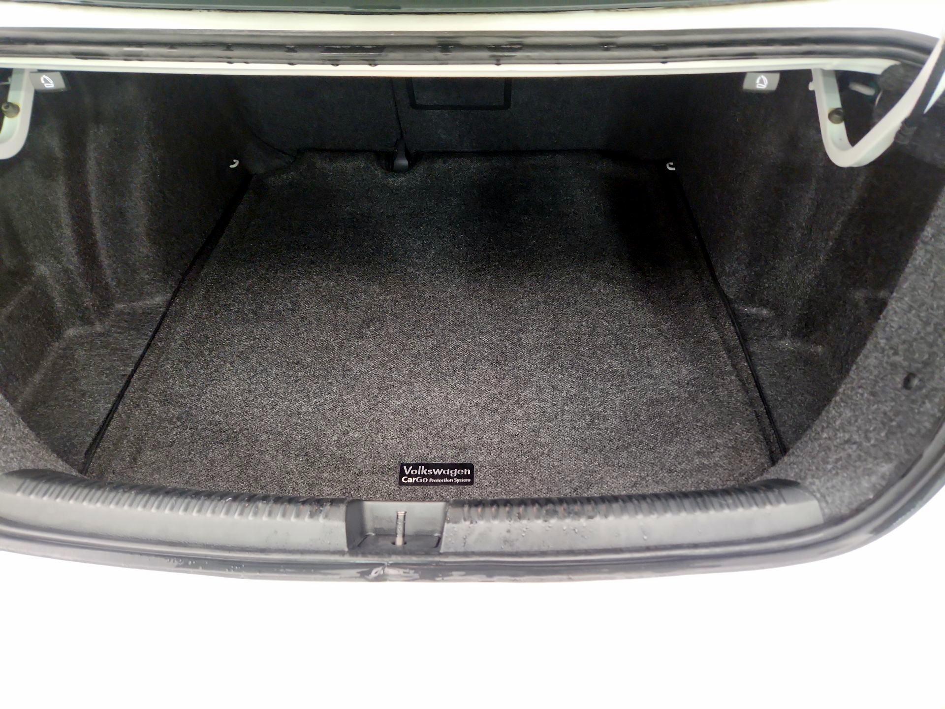 Thumbnail: 2017 Volkswagen Jetta - 17