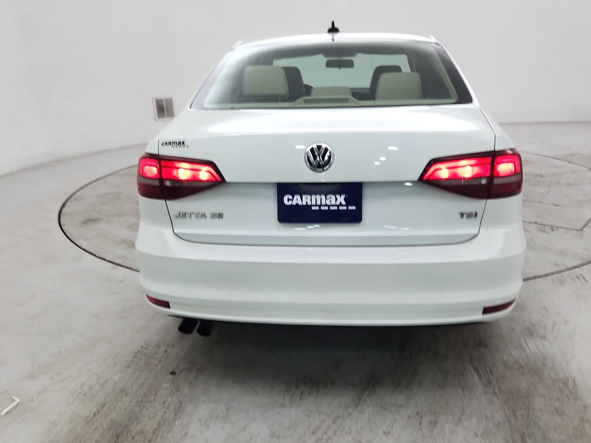 Thumbnail: 2017 Volkswagen Jetta - 6