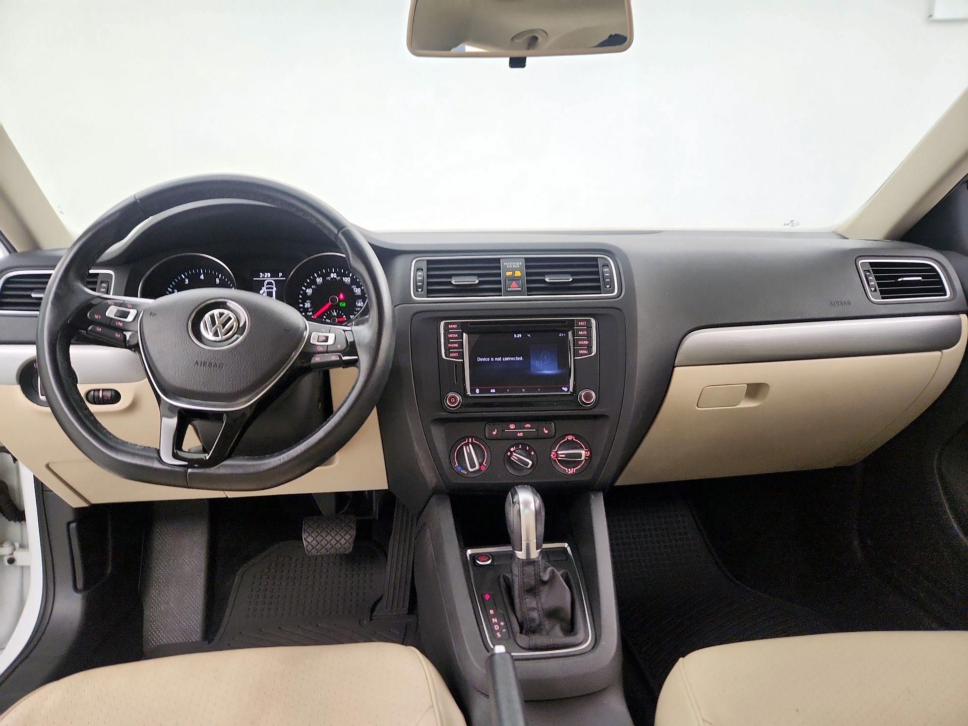 Thumbnail: 2017 Volkswagen Jetta - 8