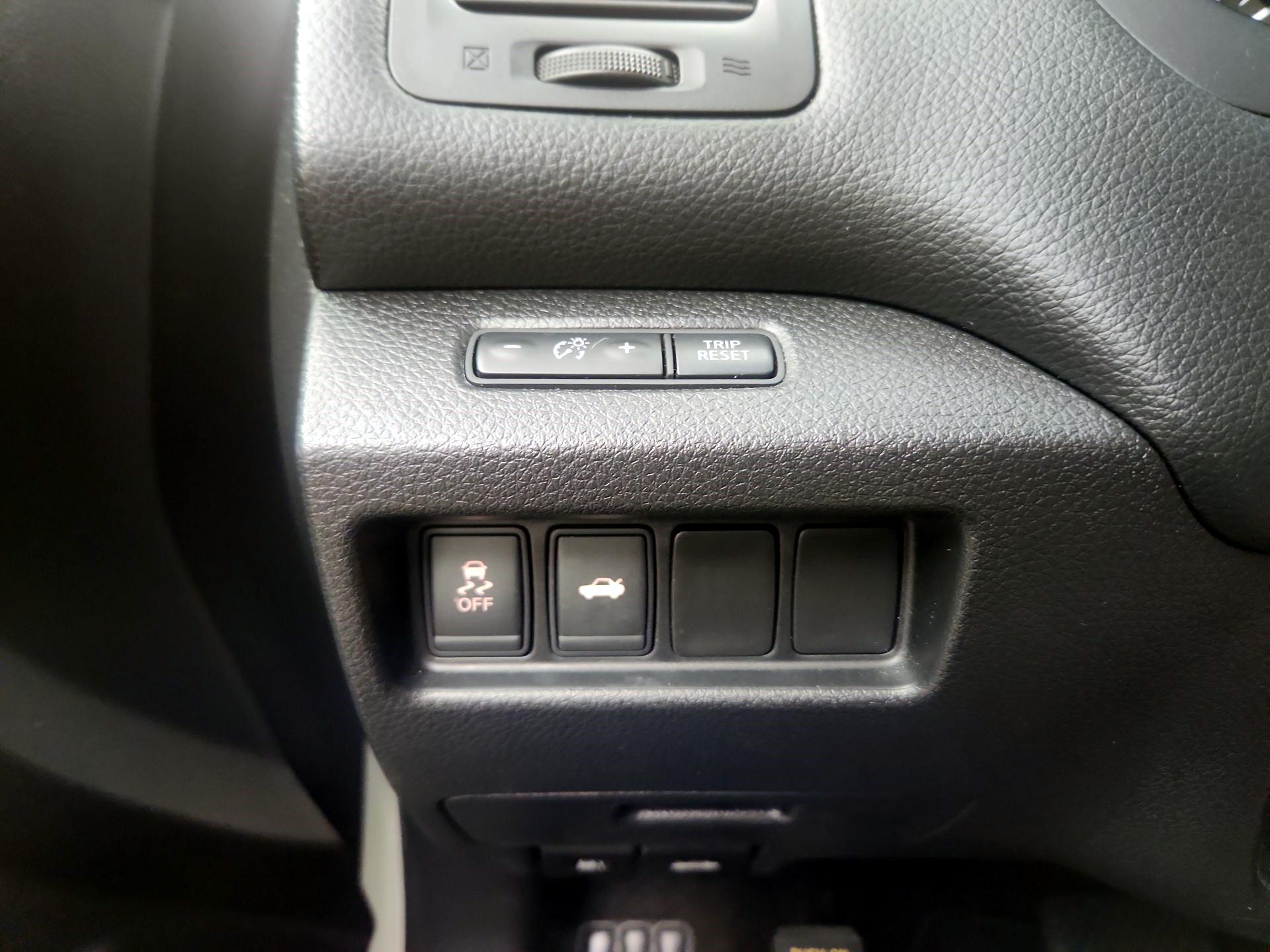 Thumbnail: 2013 Nissan Altima - 11