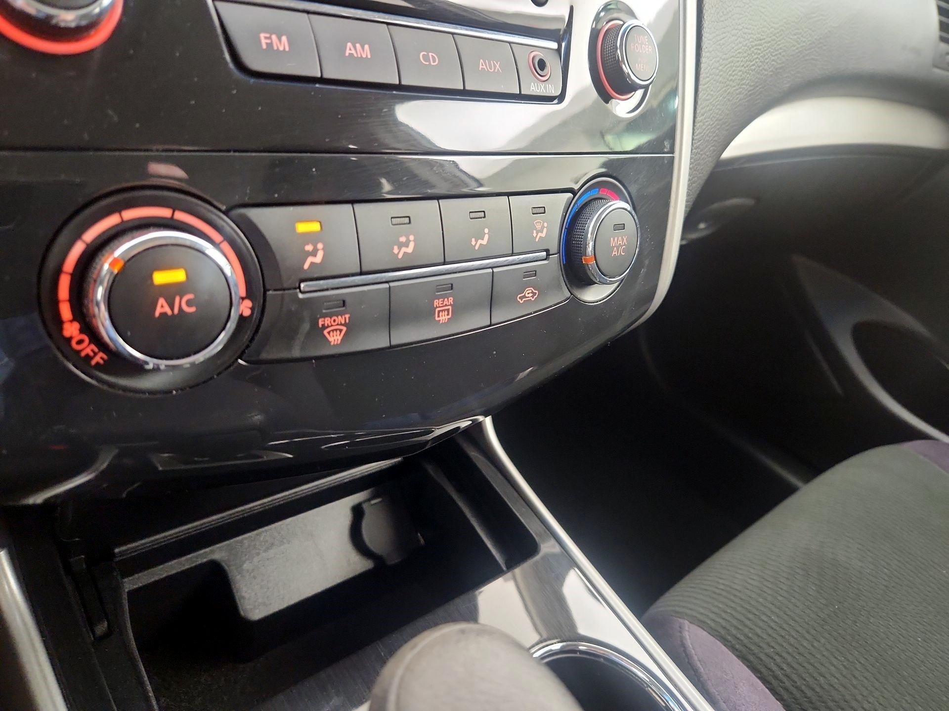 Thumbnail: 2013 Nissan Altima - 13