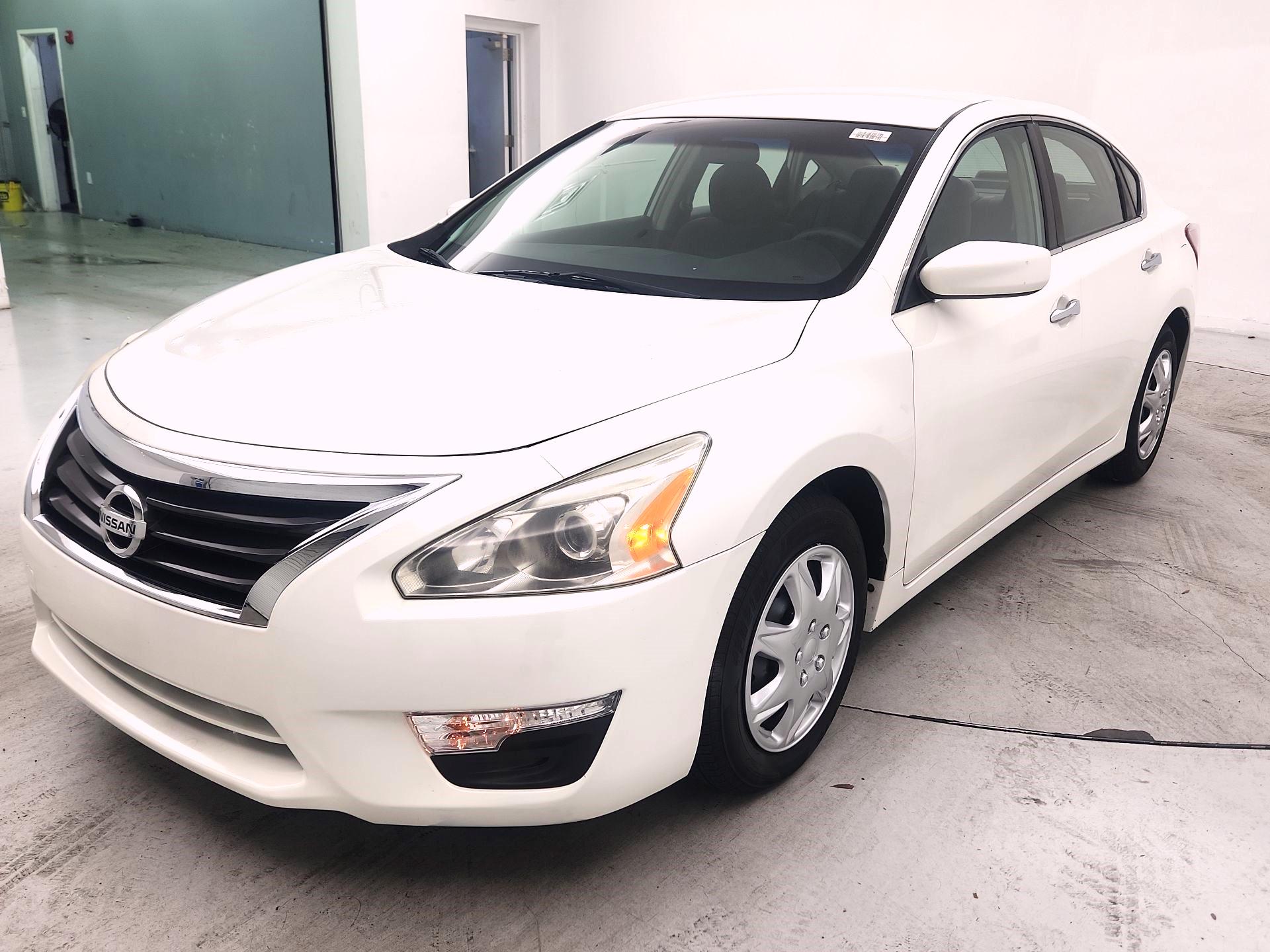 Thumbnail: 2013 Nissan Altima - 3