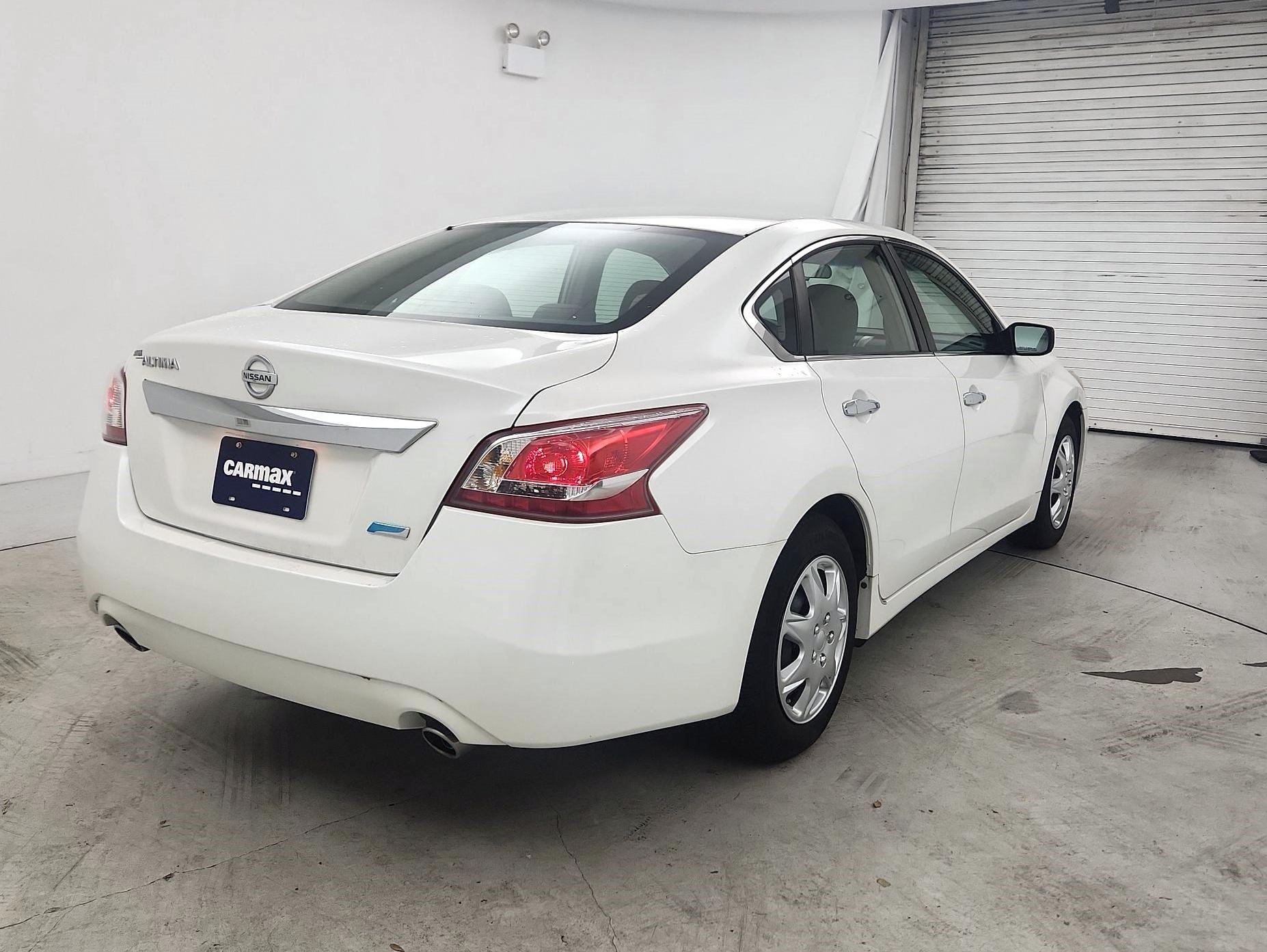 Thumbnail: 2013 Nissan Altima - 5