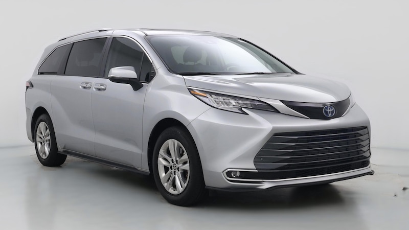 2023 Toyota Sienna Limited Hero Image