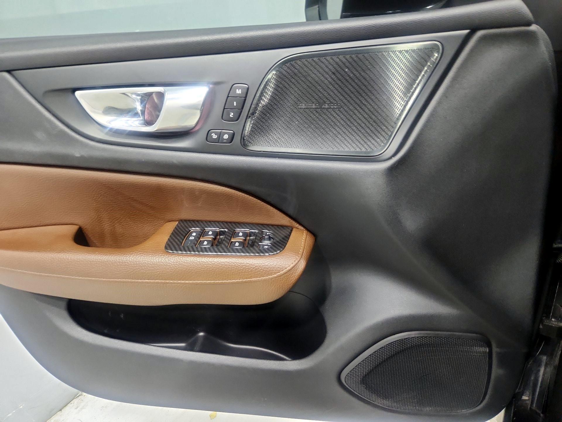 Thumbnail: 2019 Volvo S60 - 12