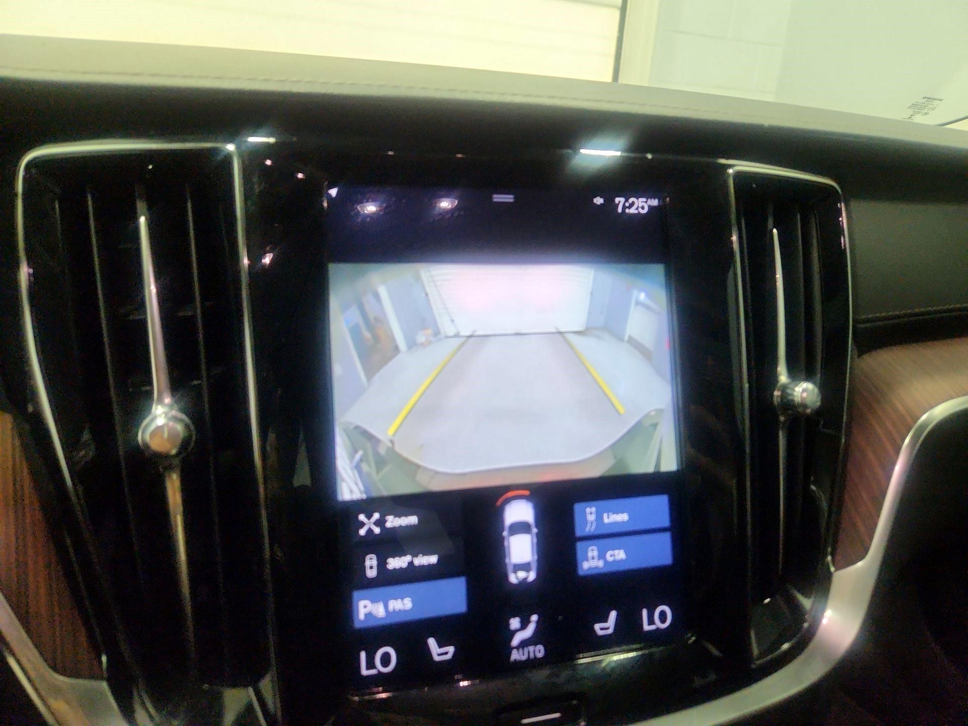 Thumbnail: 2019 Volvo S60 - 15