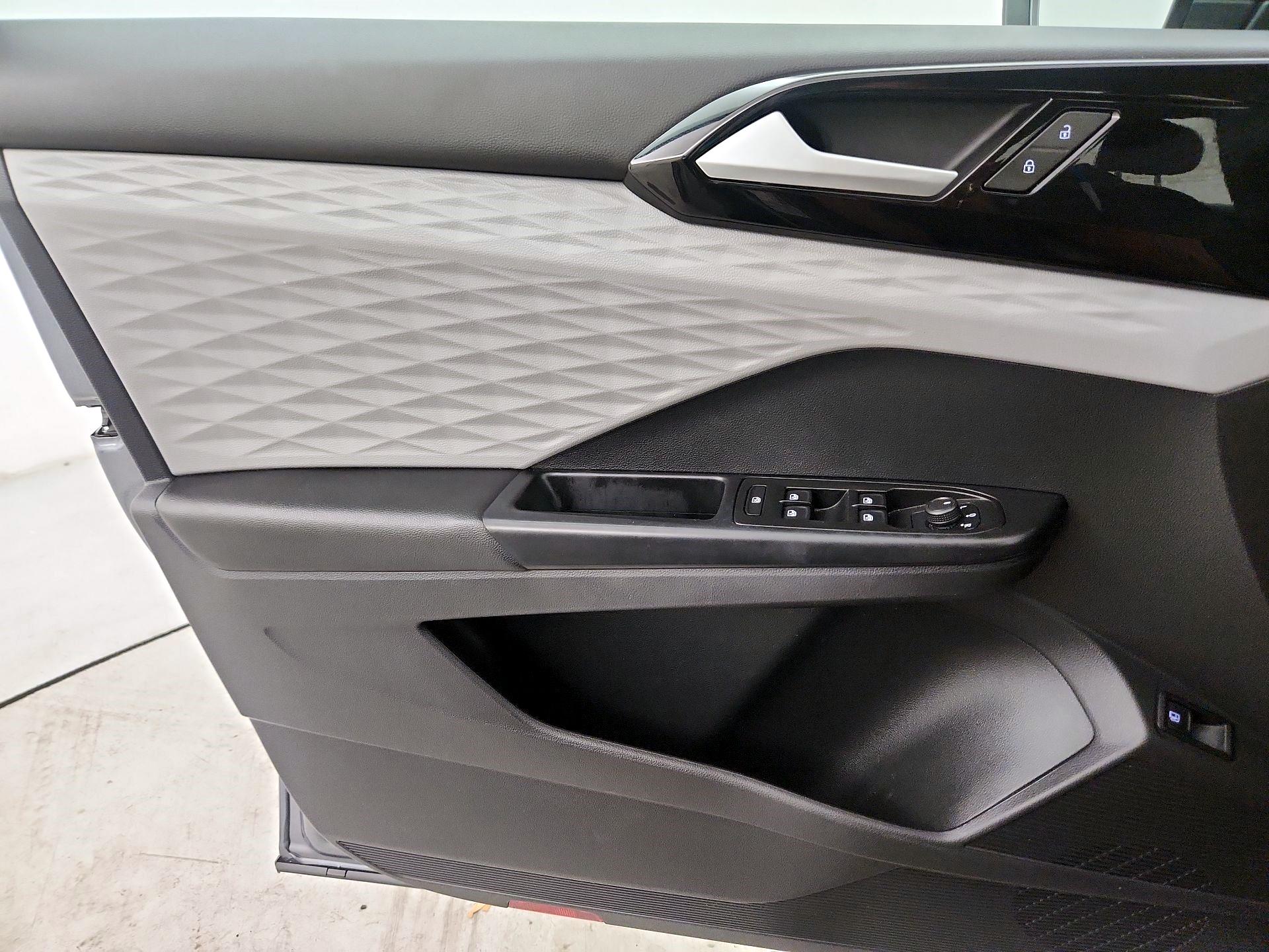 Thumbnail: 2022 Volkswagen Taos - 12