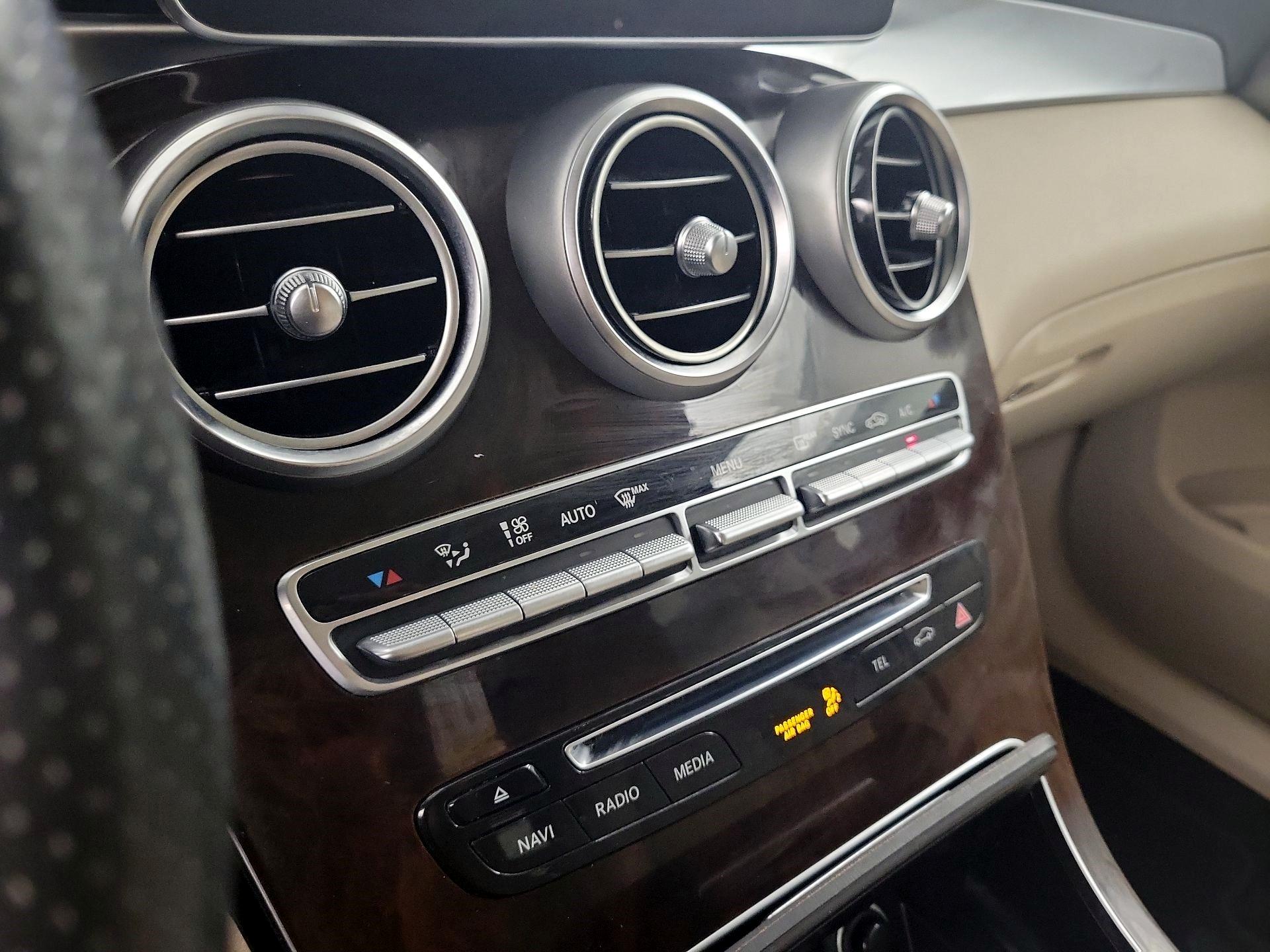 Thumbnail: 2018 Mercedes-Benz GLC - 15