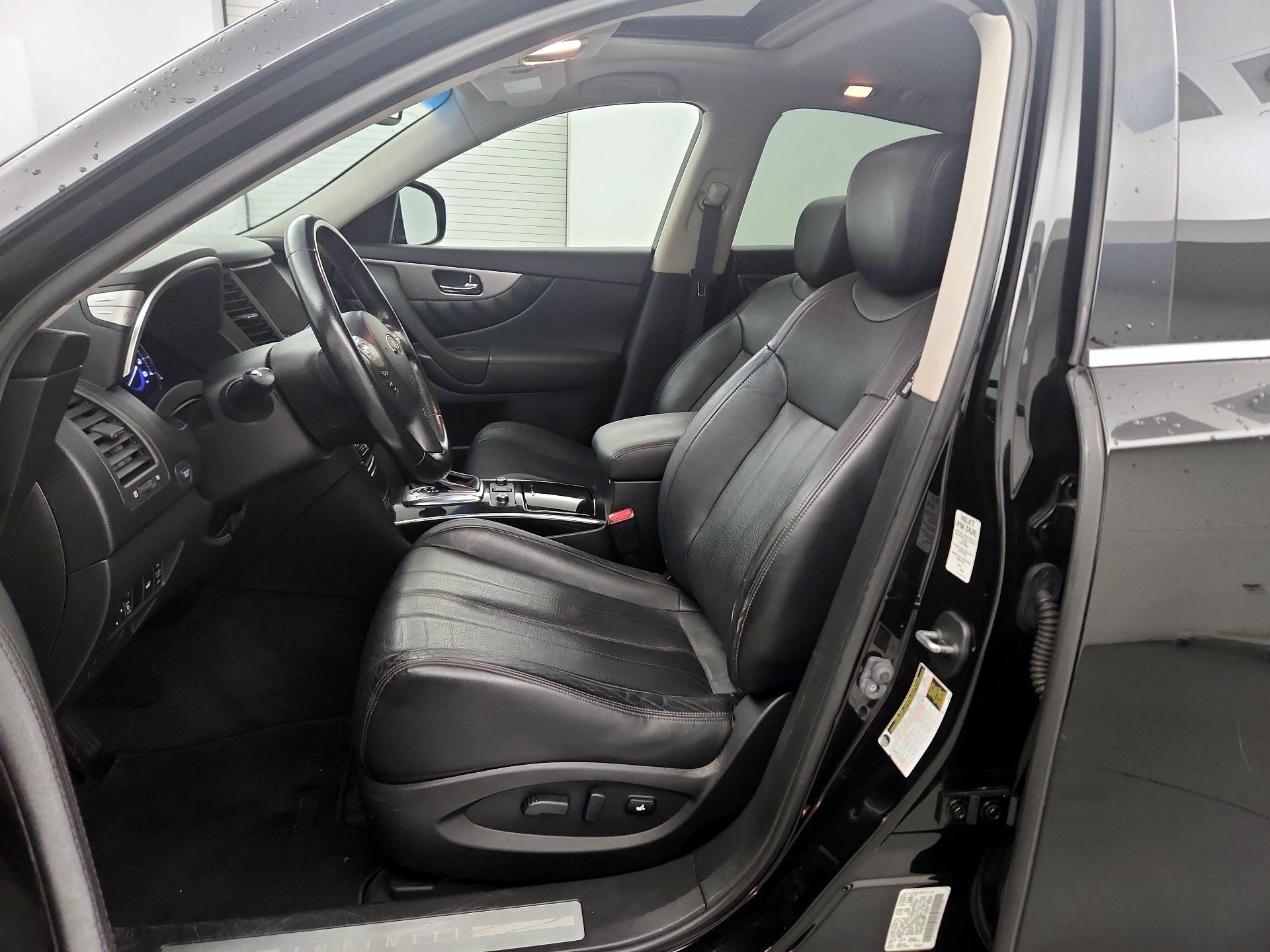 Thumbnail: 2016 INFINITI QX70 - 9