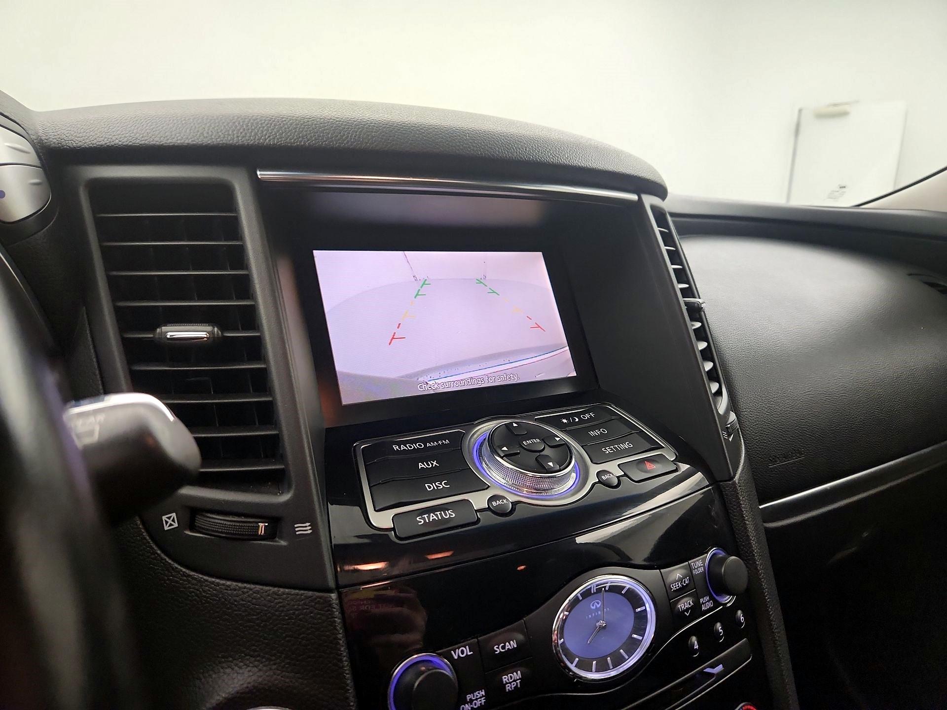 Thumbnail: 2016 INFINITI QX70 - 12
