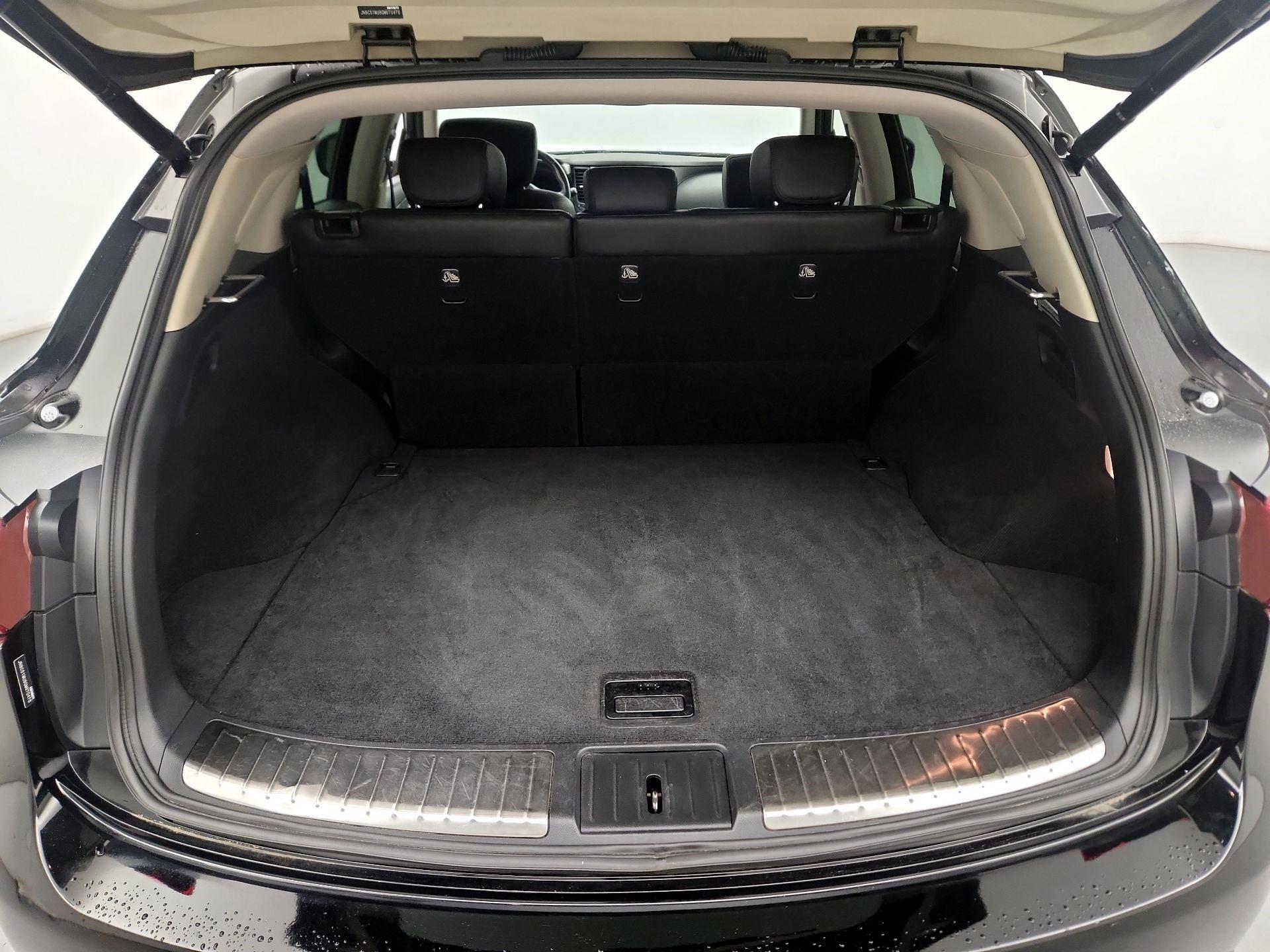 Thumbnail: 2016 INFINITI QX70 - 18