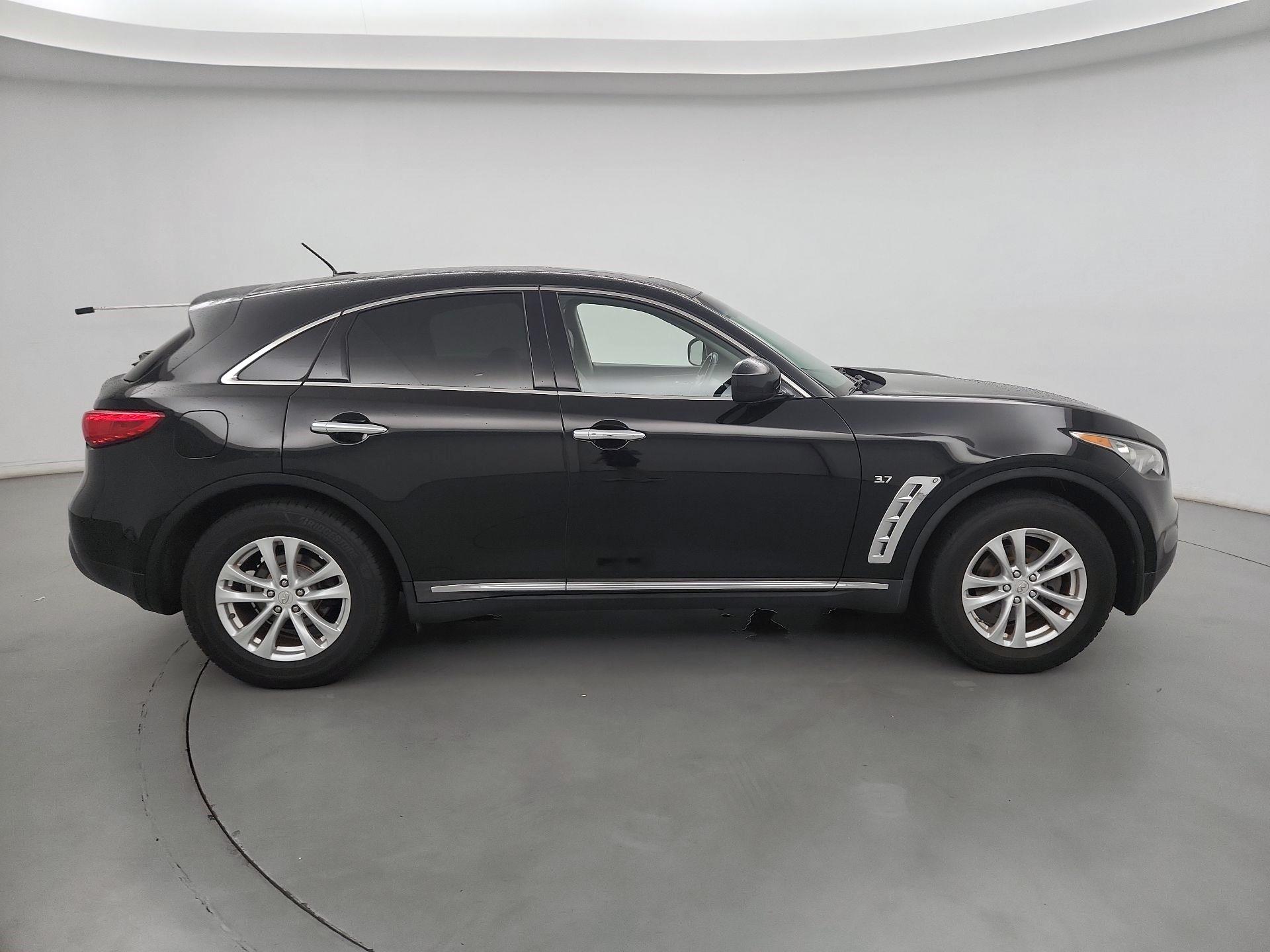 Thumbnail: 2016 INFINITI QX70 - 4