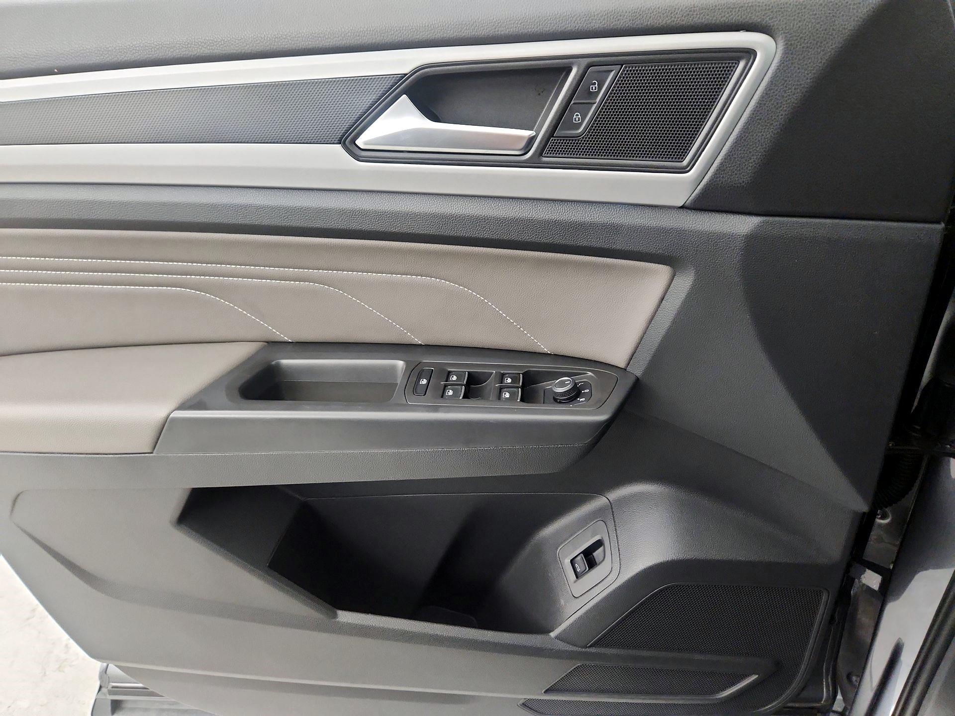 Thumbnail: 2023 Volkswagen Atlas - 12