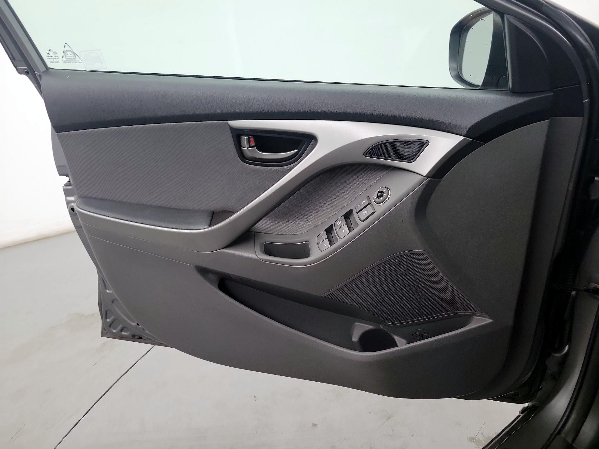 Thumbnail: 2013 Hyundai Elantra - 10
