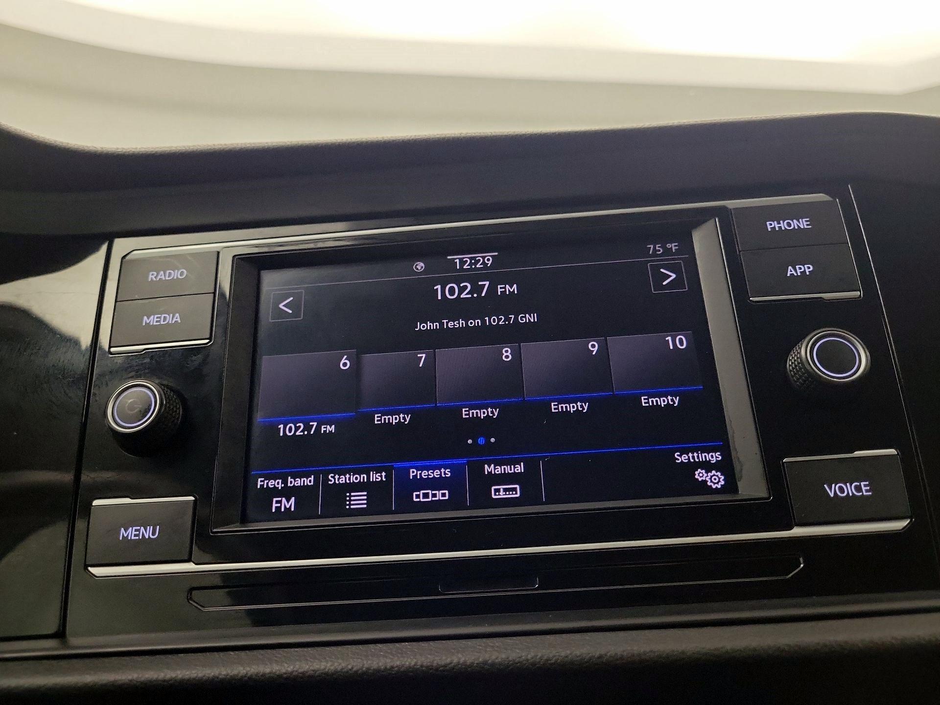 Thumbnail: 2021 Volkswagen Jetta - 13
