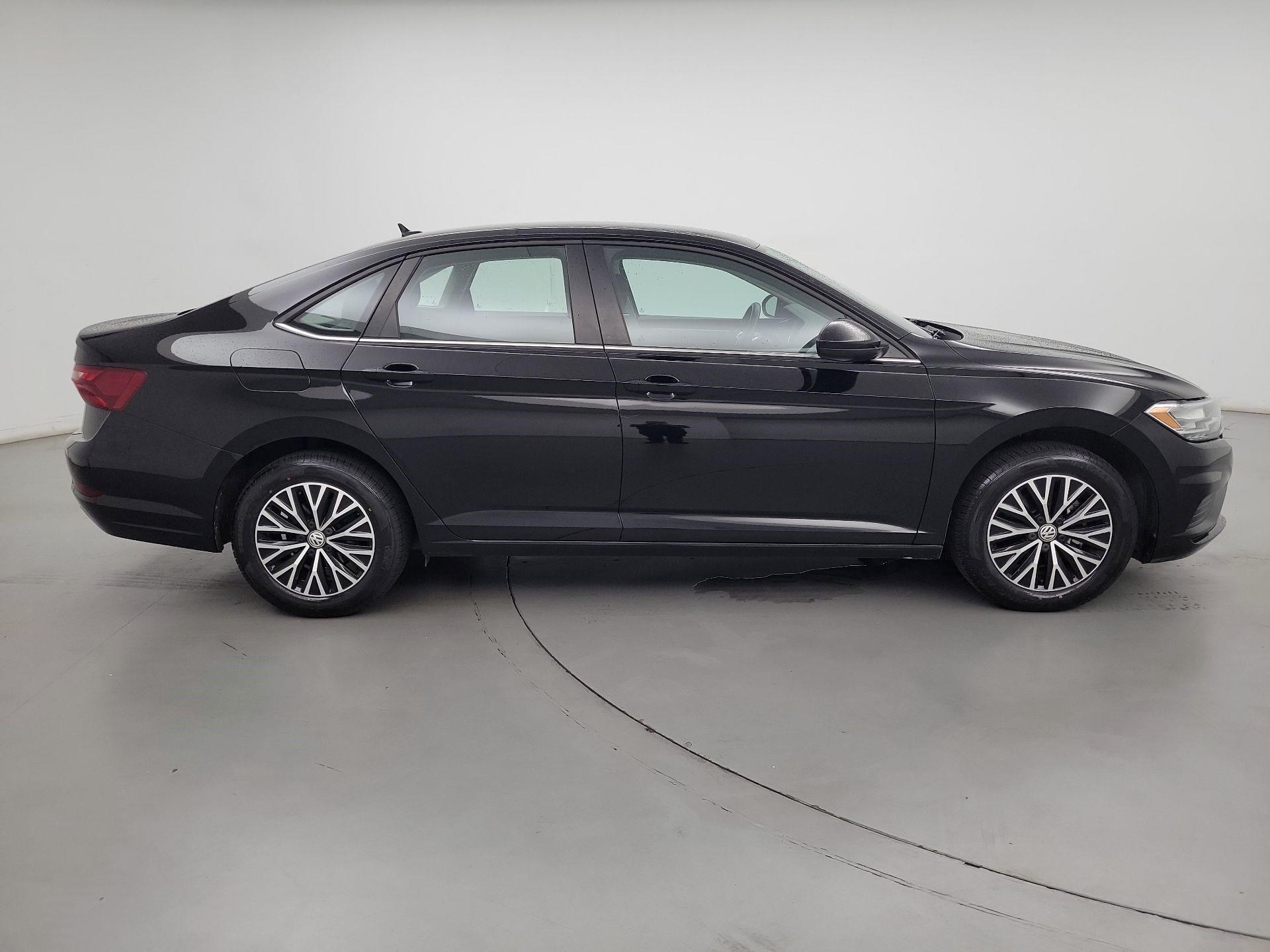 Thumbnail: 2021 Volkswagen Jetta - 4
