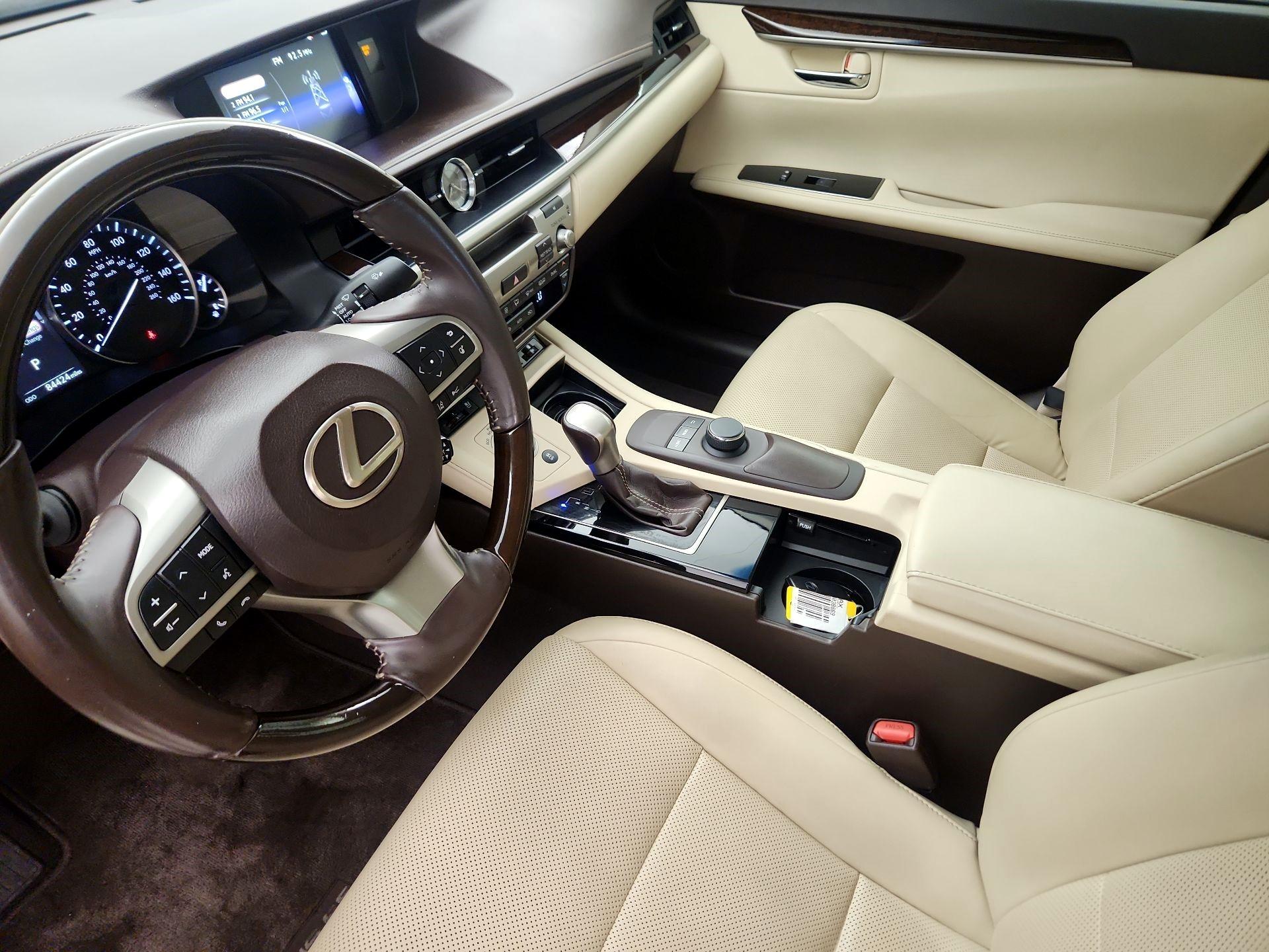 Thumbnail: 2017 Lexus ES - 11