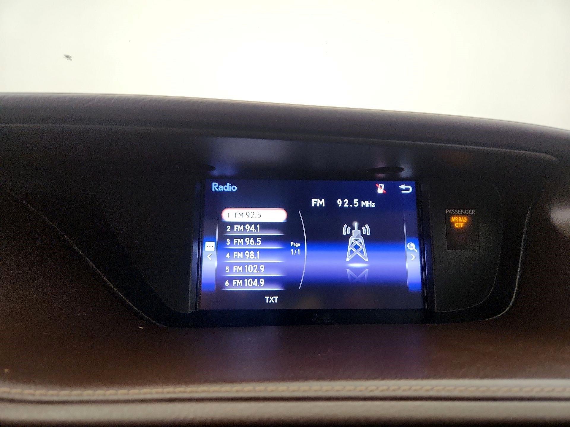 Thumbnail: 2017 Lexus ES - 15