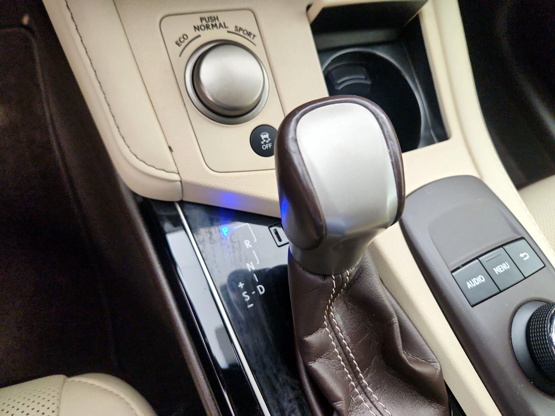 Thumbnail: 2017 Lexus ES - 17