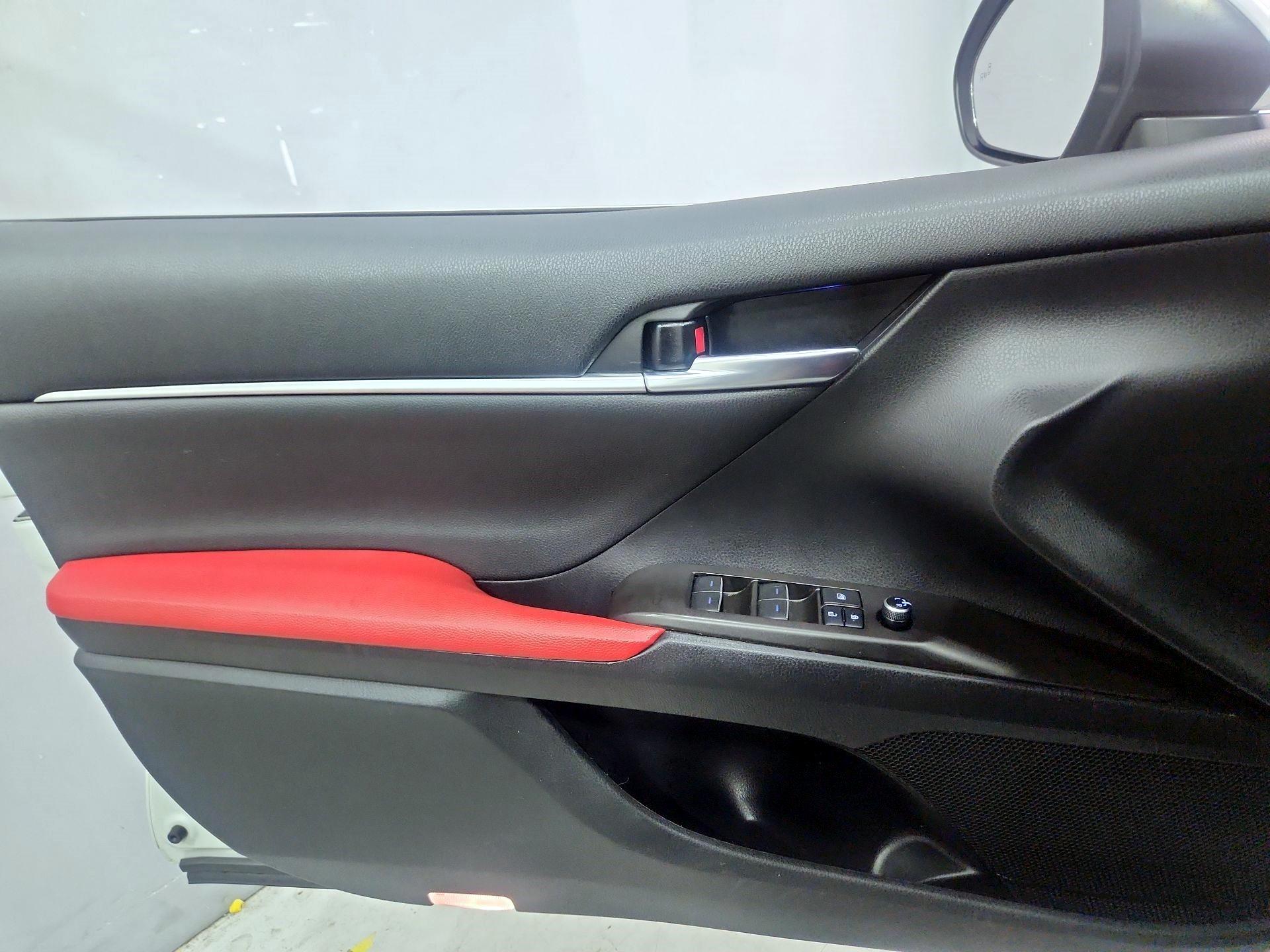 Thumbnail: 2022 Toyota Camry - 12