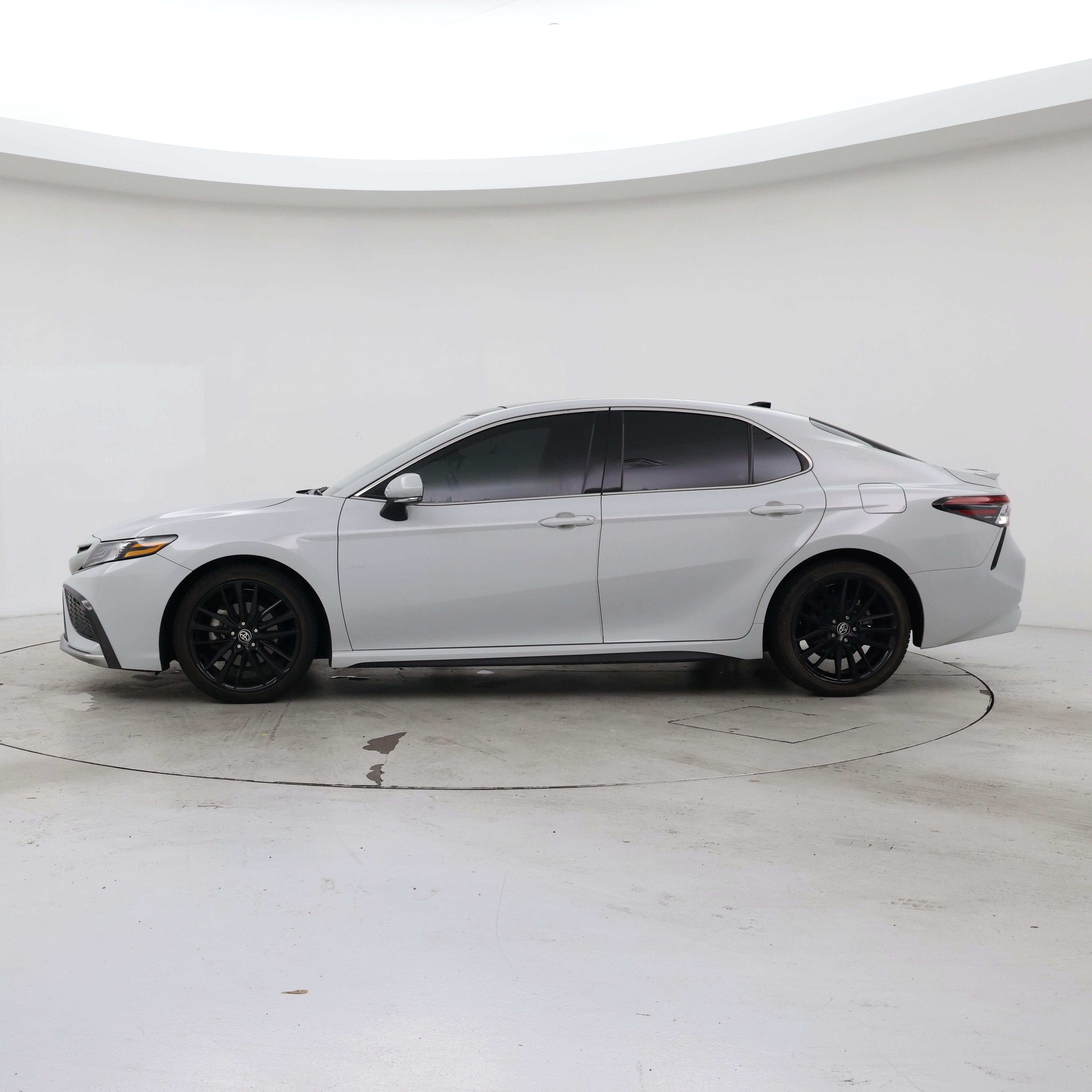 Thumbnail: 2022 Toyota Camry - 3