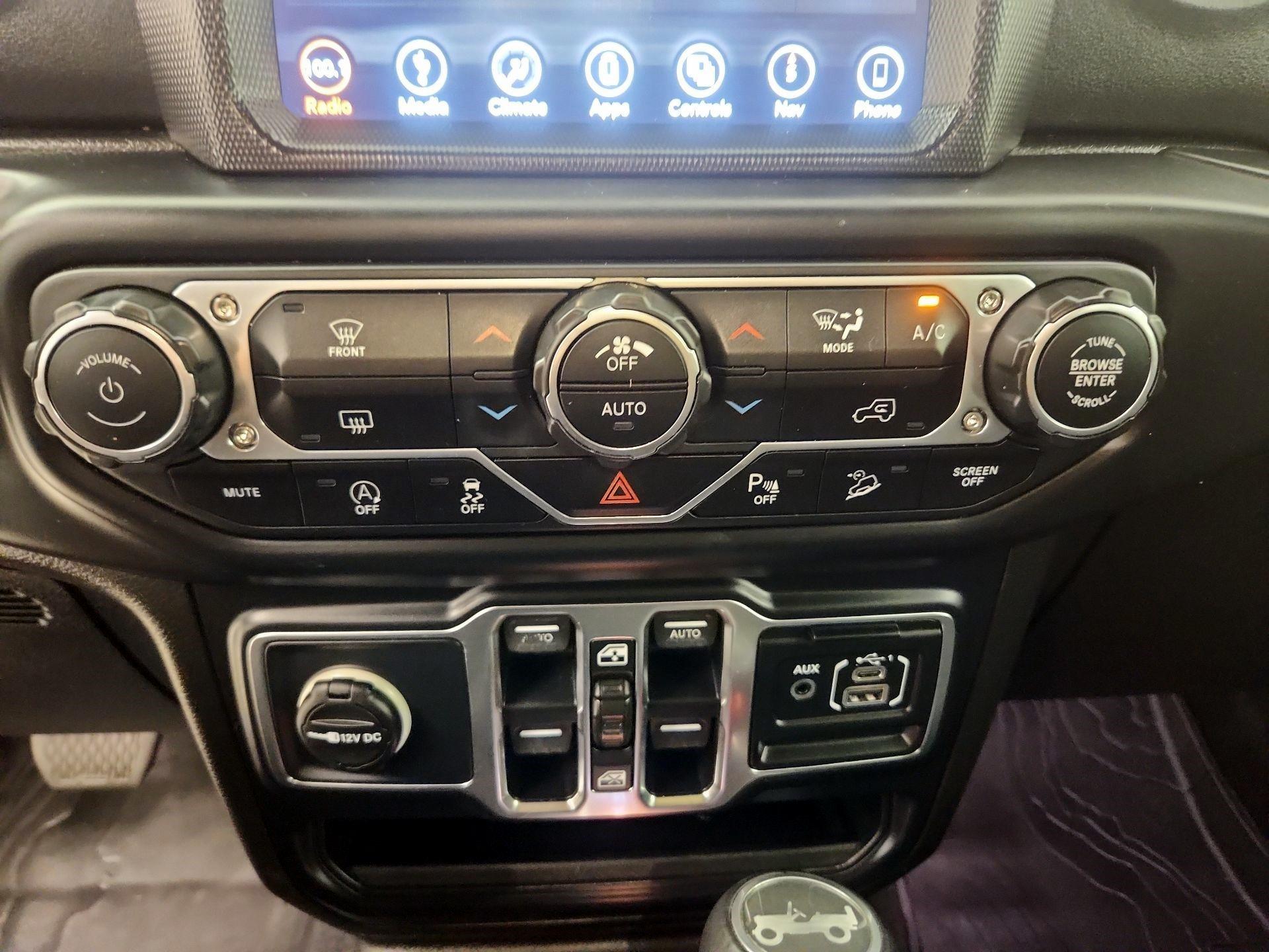 Thumbnail: 2019 Jeep Wrangler - 16