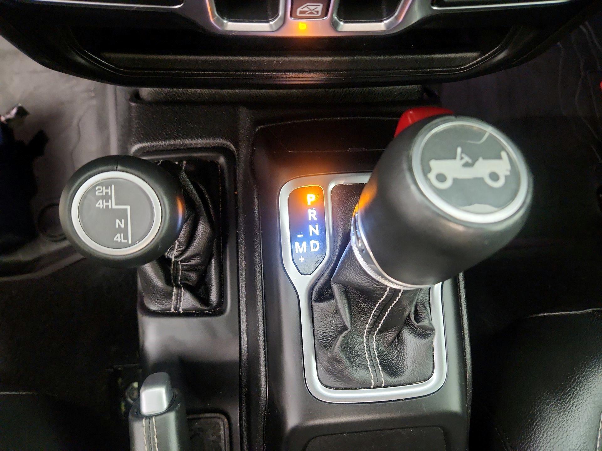 Thumbnail: 2019 Jeep Wrangler - 17