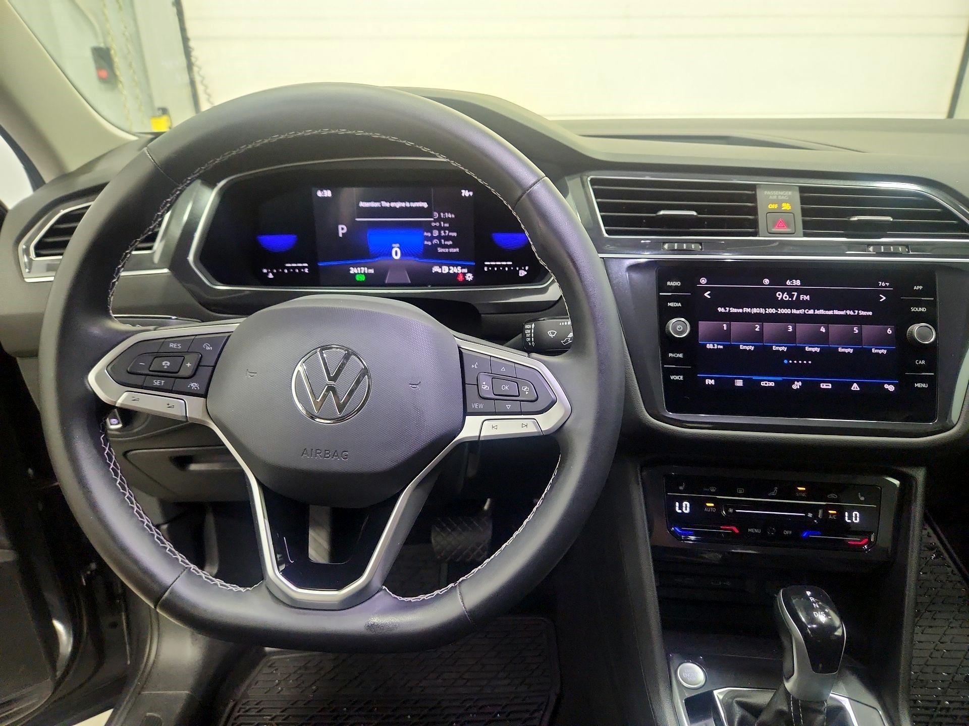 Thumbnail: 2022 Volkswagen Tiguan - 9