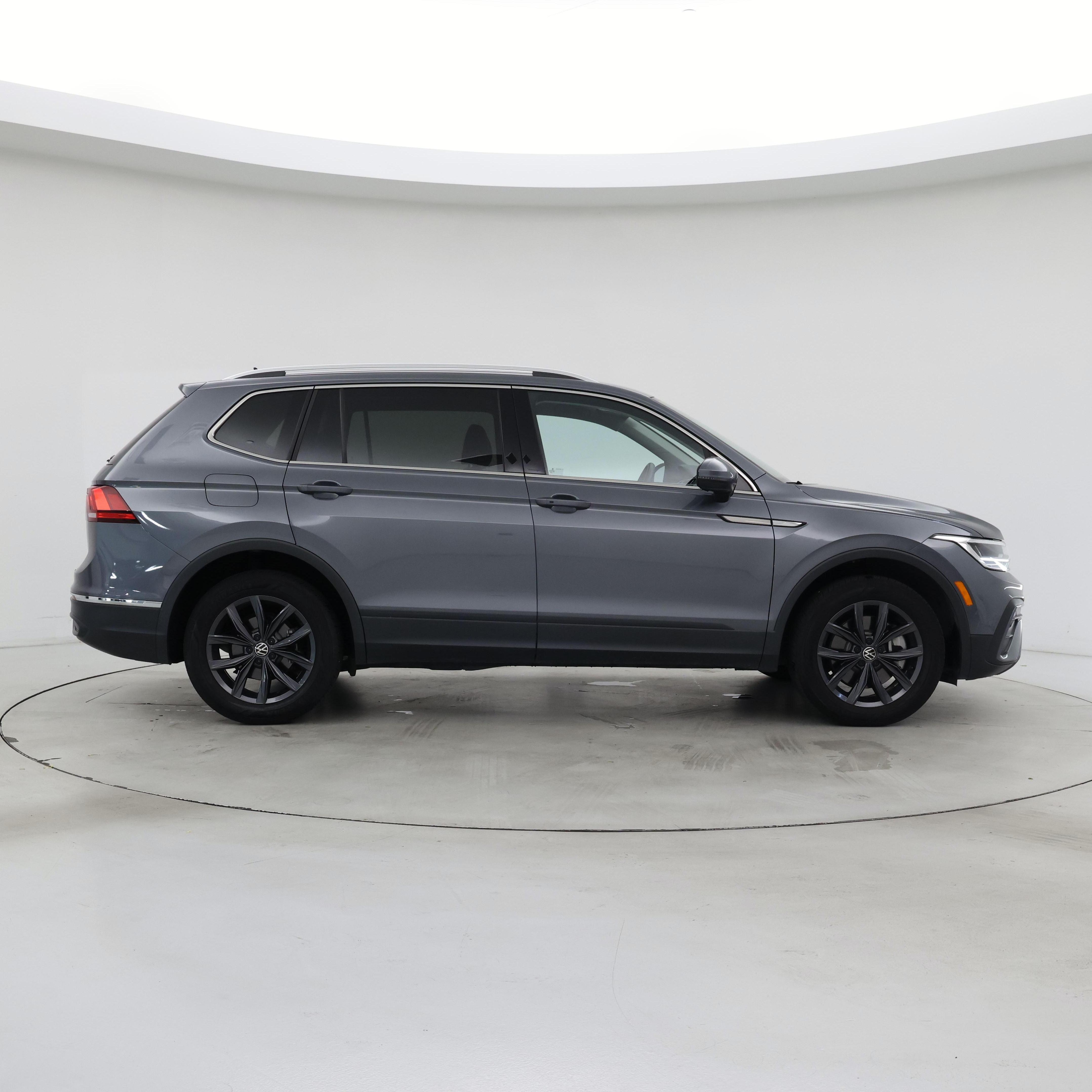 Thumbnail: 2022 Volkswagen Tiguan - 7