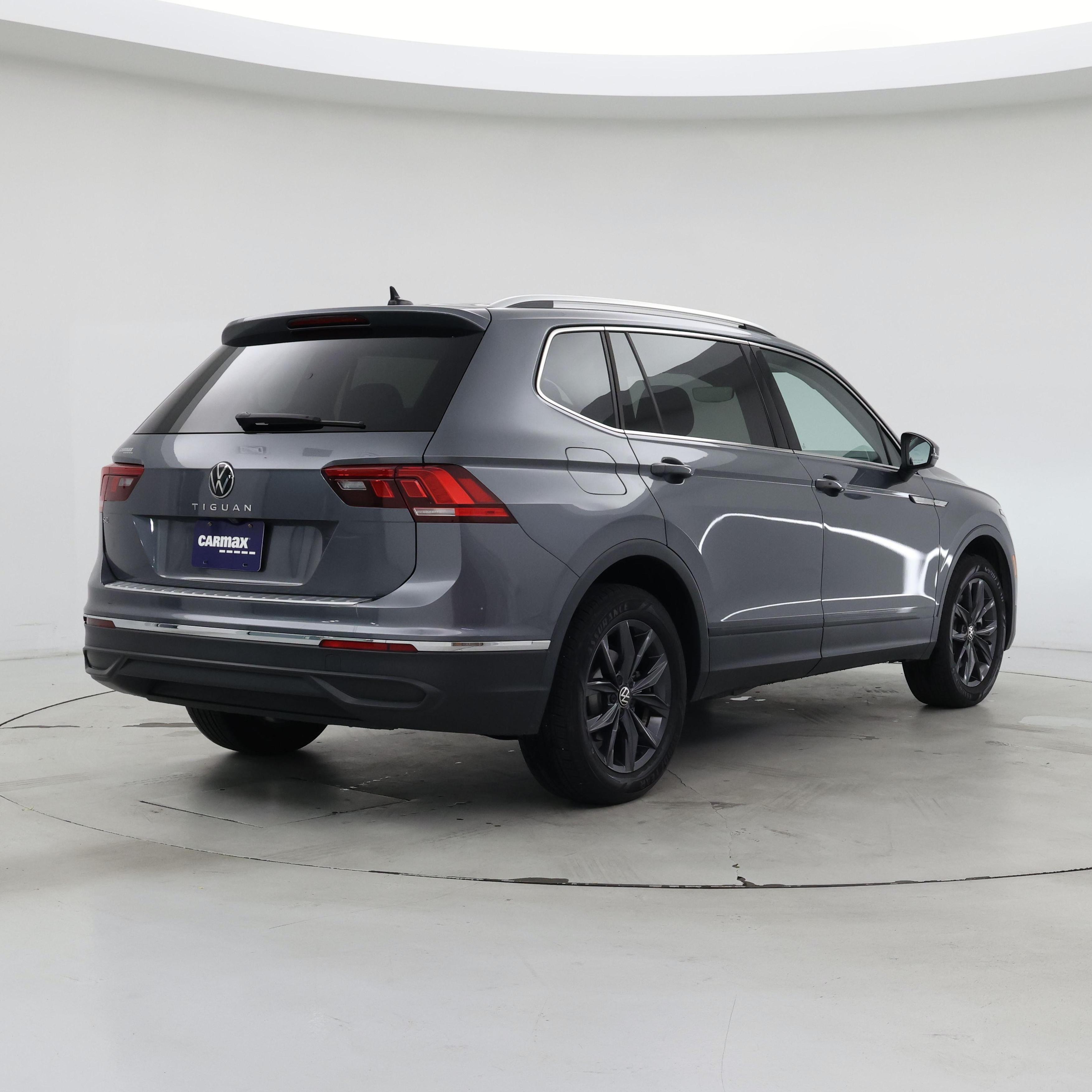 Thumbnail: 2022 Volkswagen Tiguan - 8