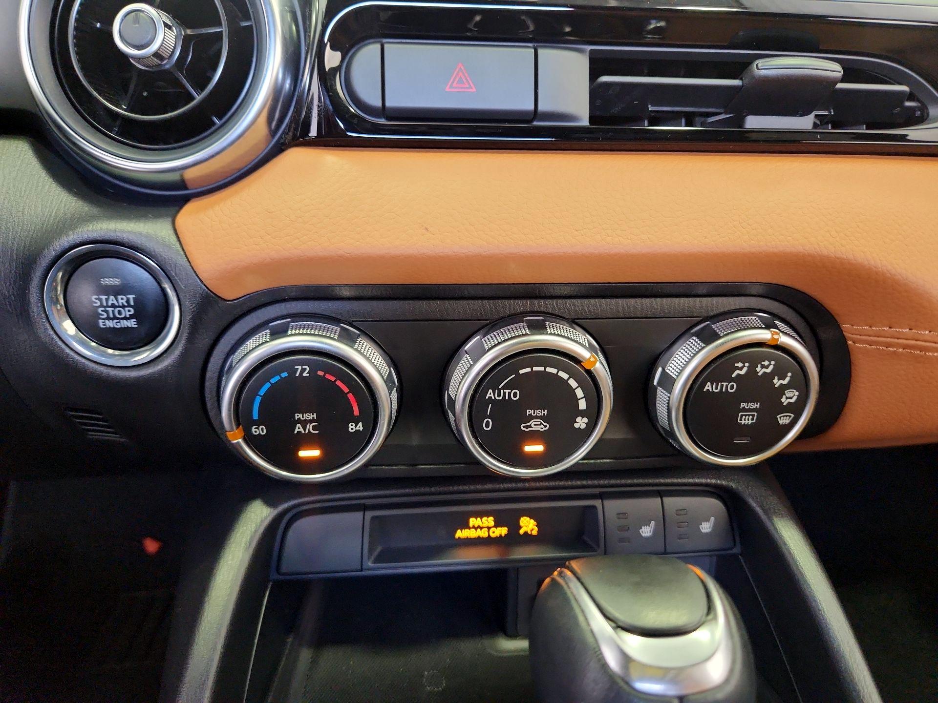 Thumbnail: 2017 Fiat 124 Spider - 16