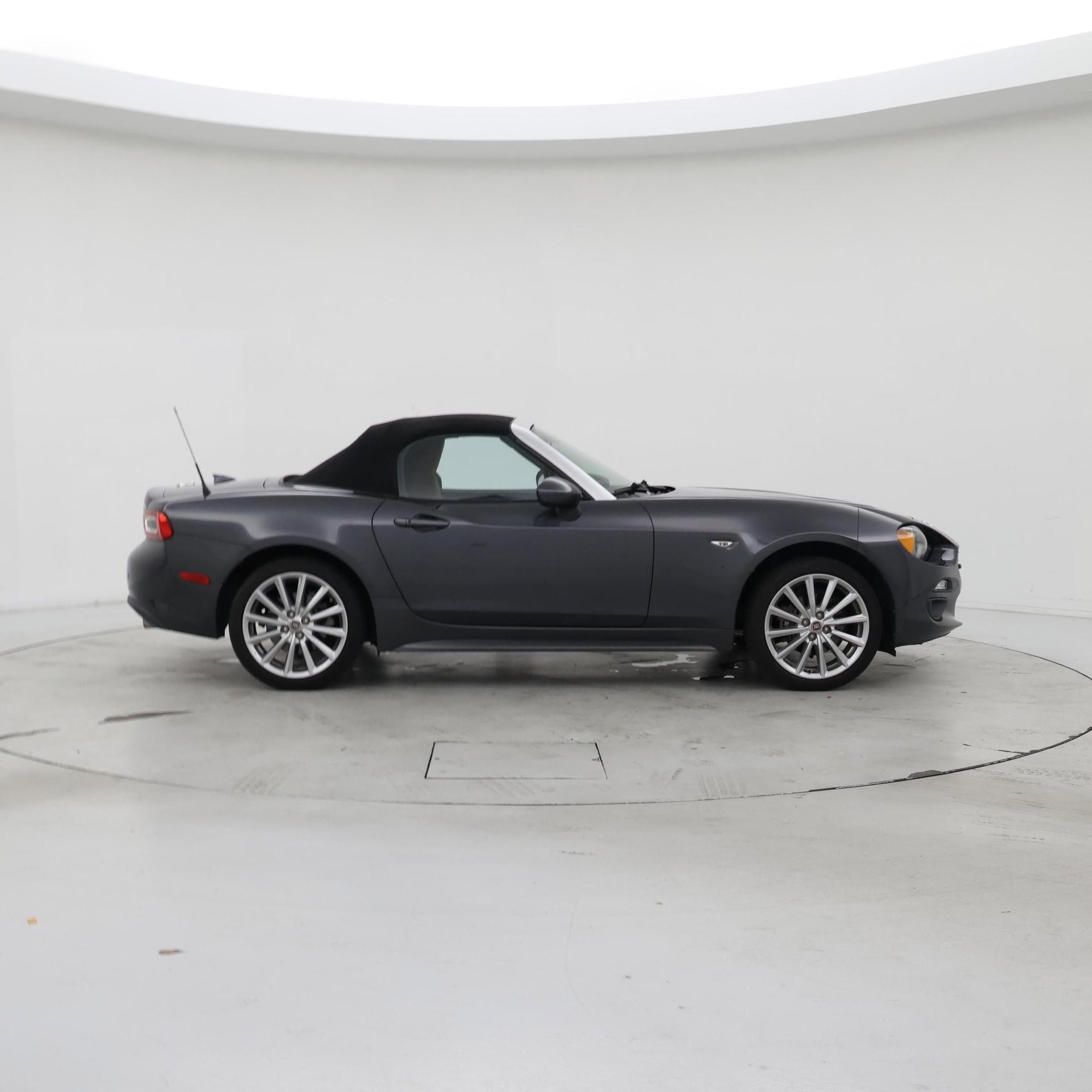 Thumbnail: 2017 Fiat 124 Spider - 7