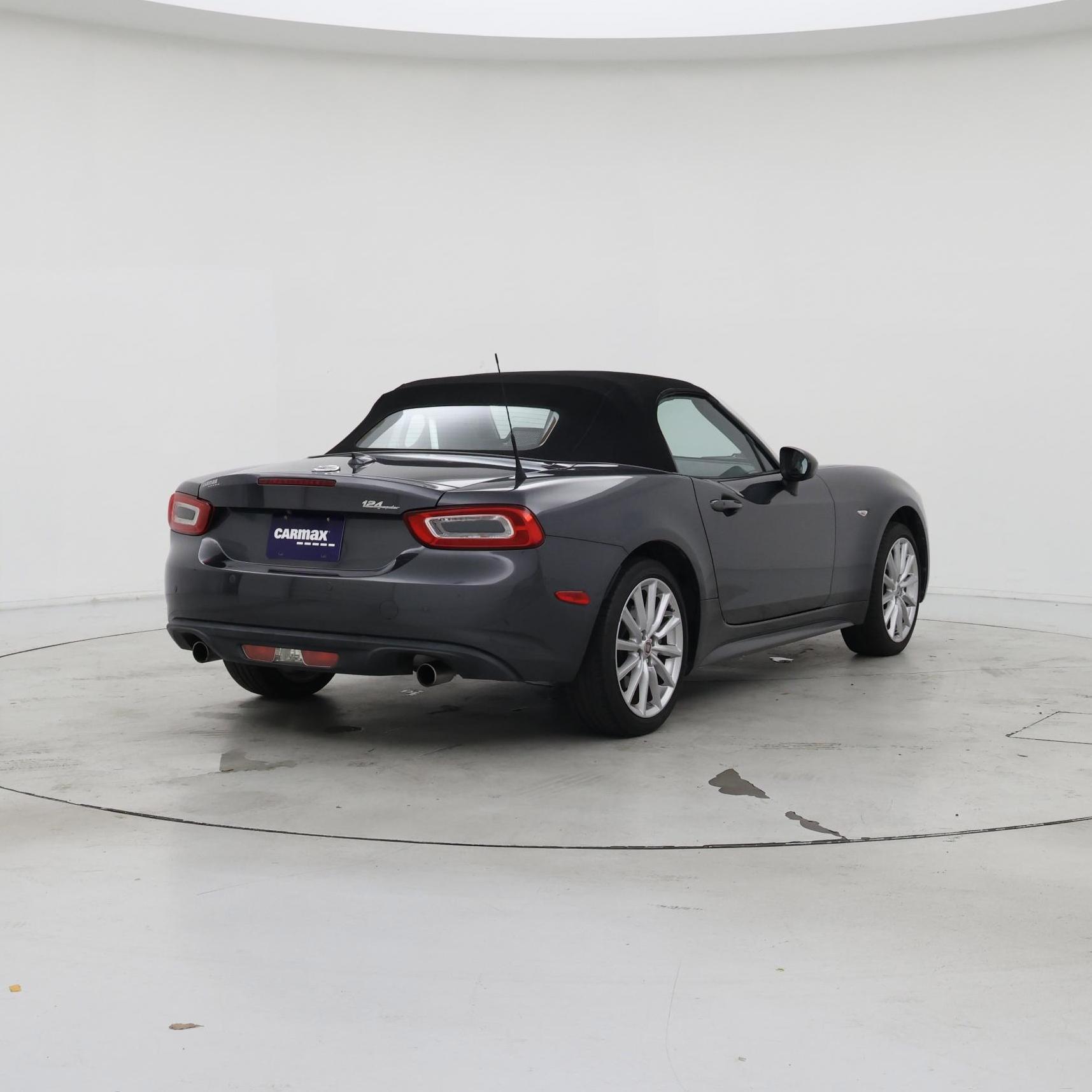 Thumbnail: 2017 Fiat 124 Spider - 8