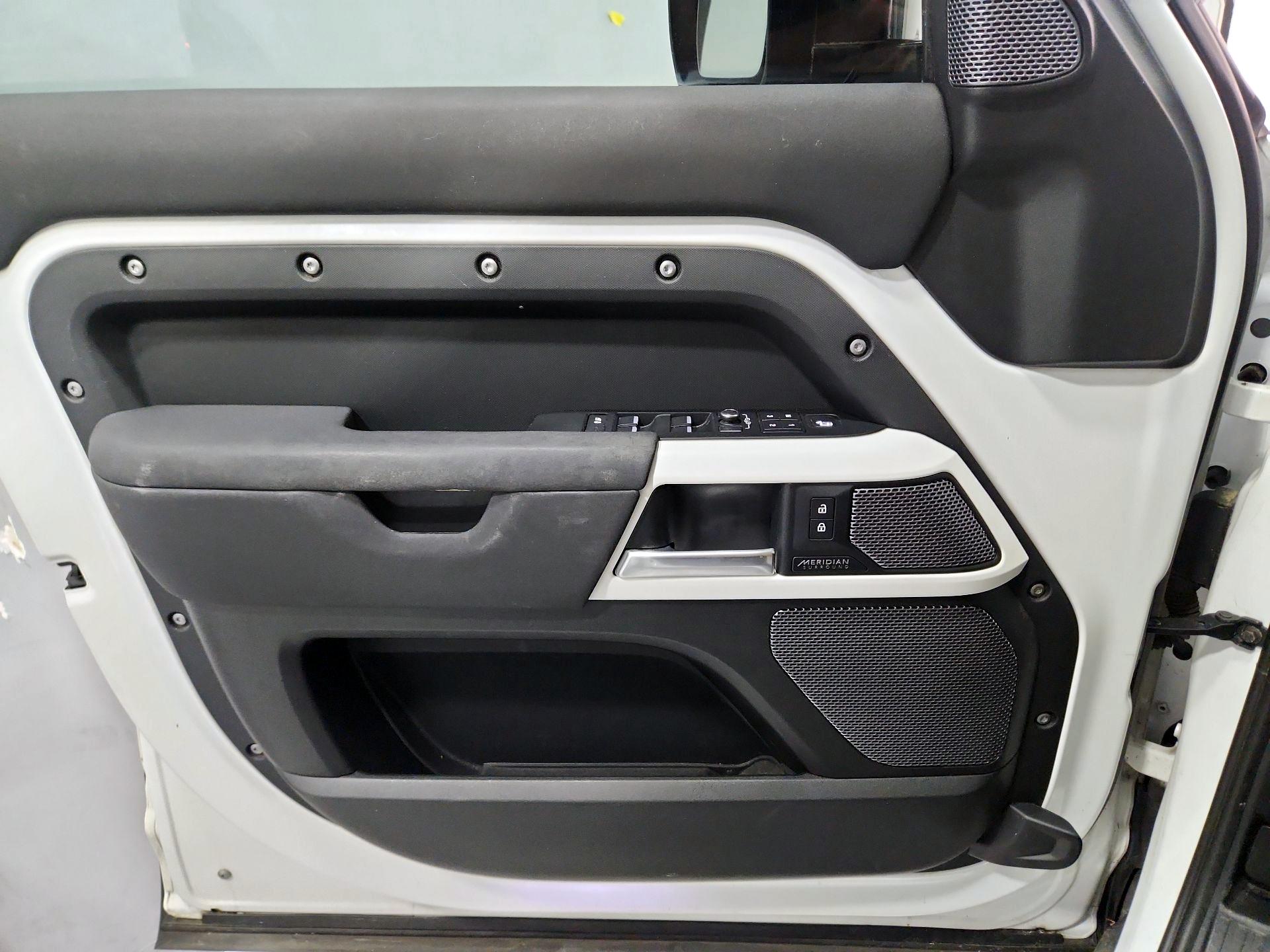 Thumbnail: 2022 Land Rover Defender - 12