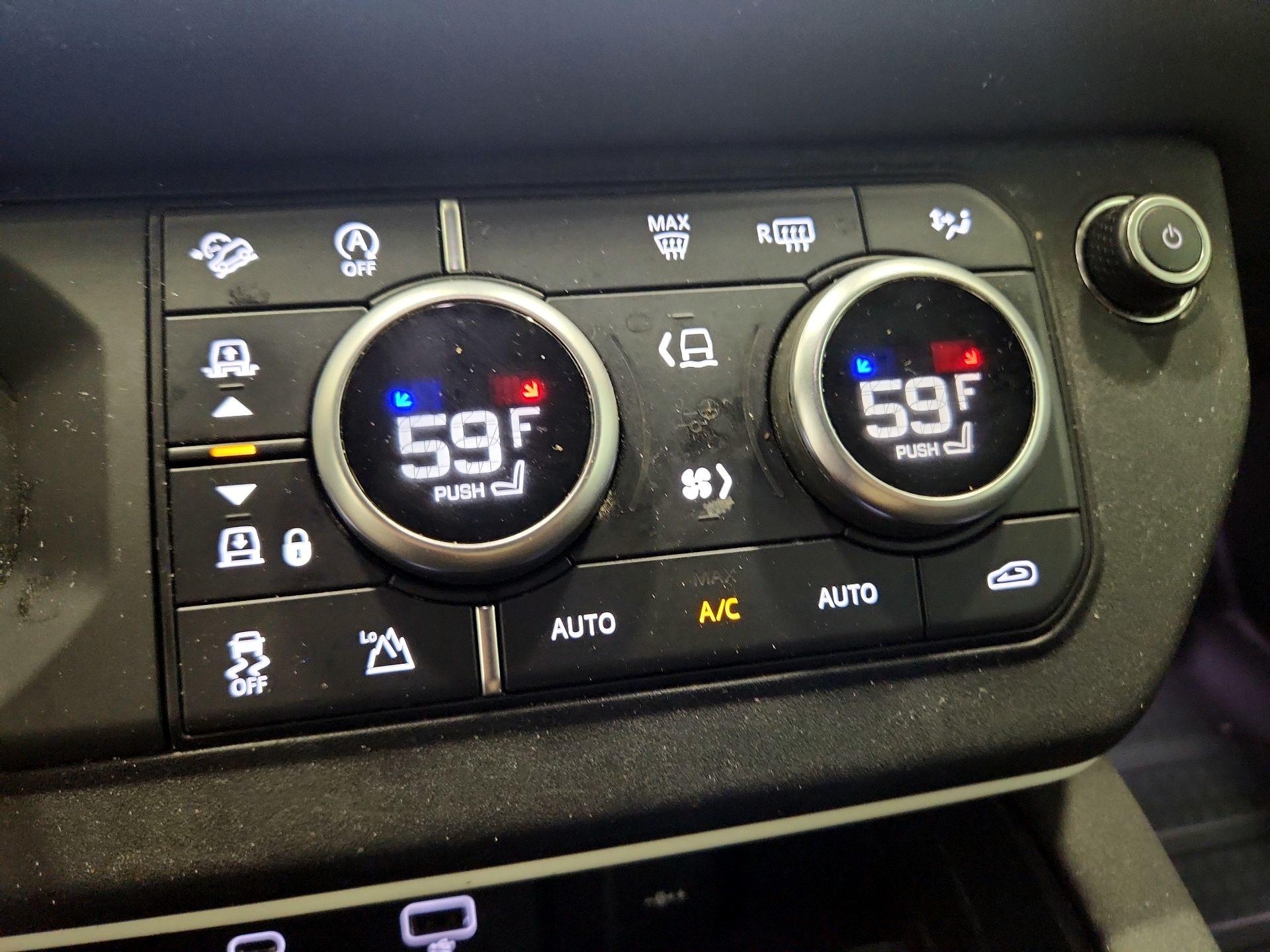 Thumbnail: 2022 Land Rover Defender - 16