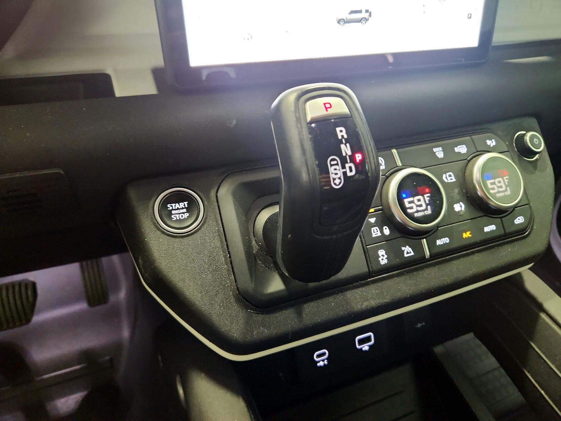 Thumbnail: 2022 Land Rover Defender - 17