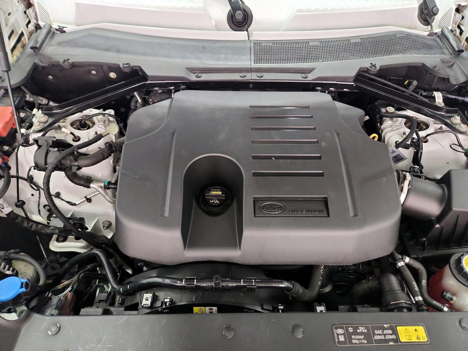 2022 Land Rover Defender SE - Photo 23
